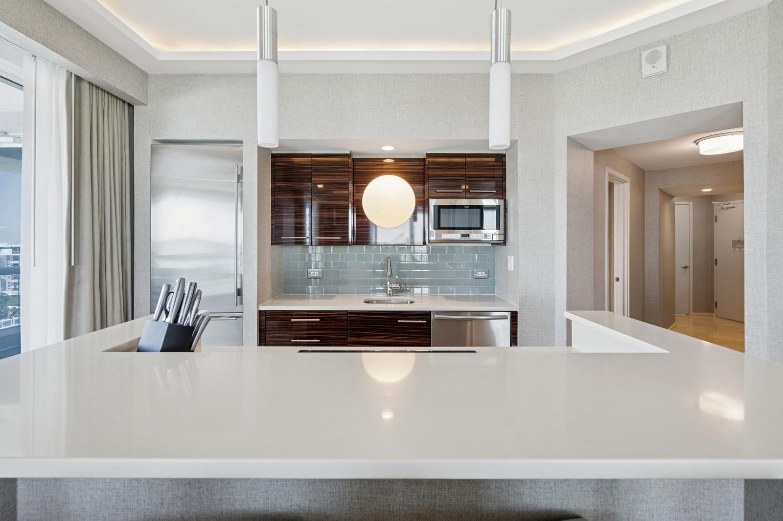 551 N Fort Lauderdale Beach Blvd R1902