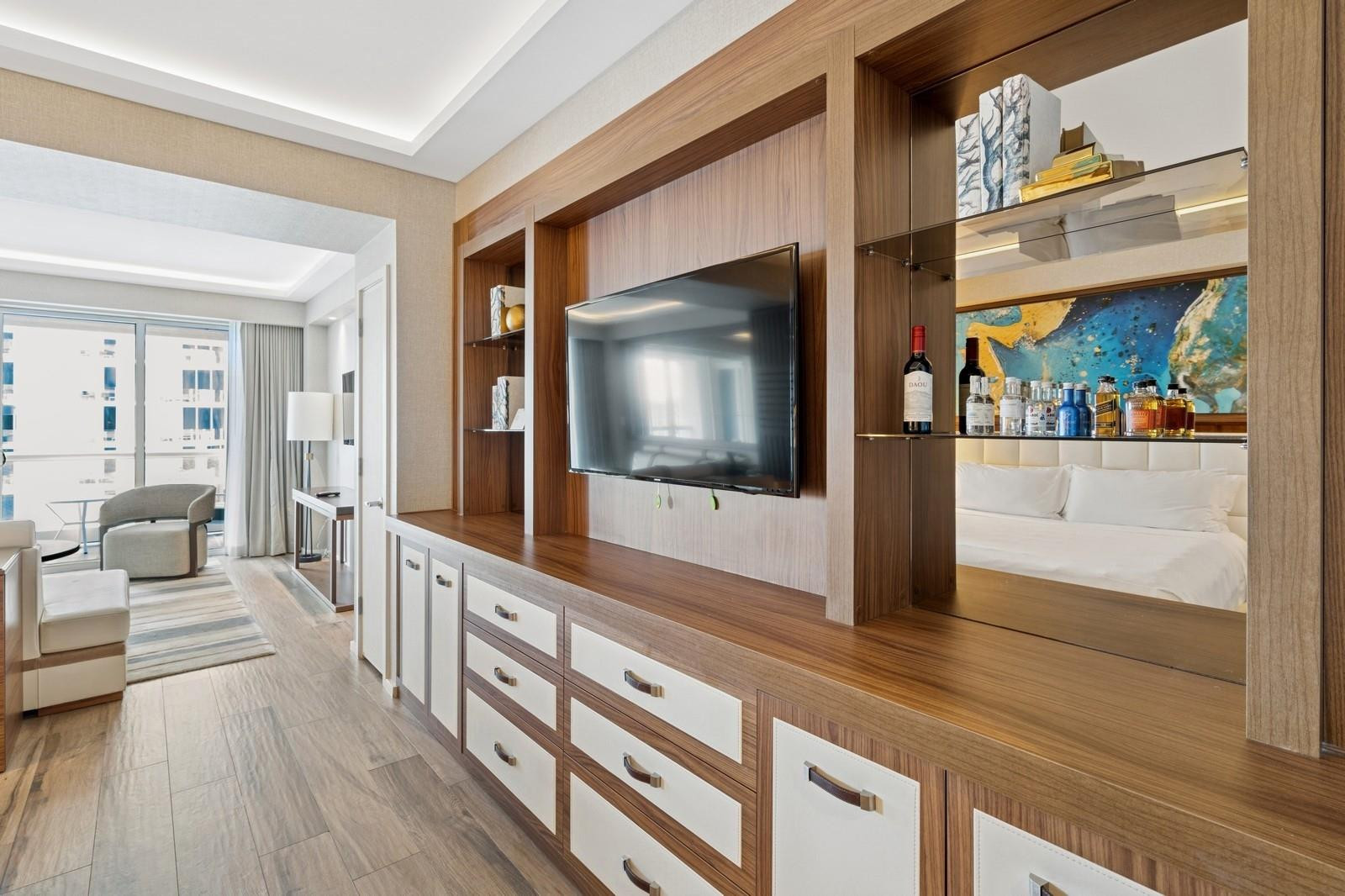 551 N Fort Lauderdale Beach H906