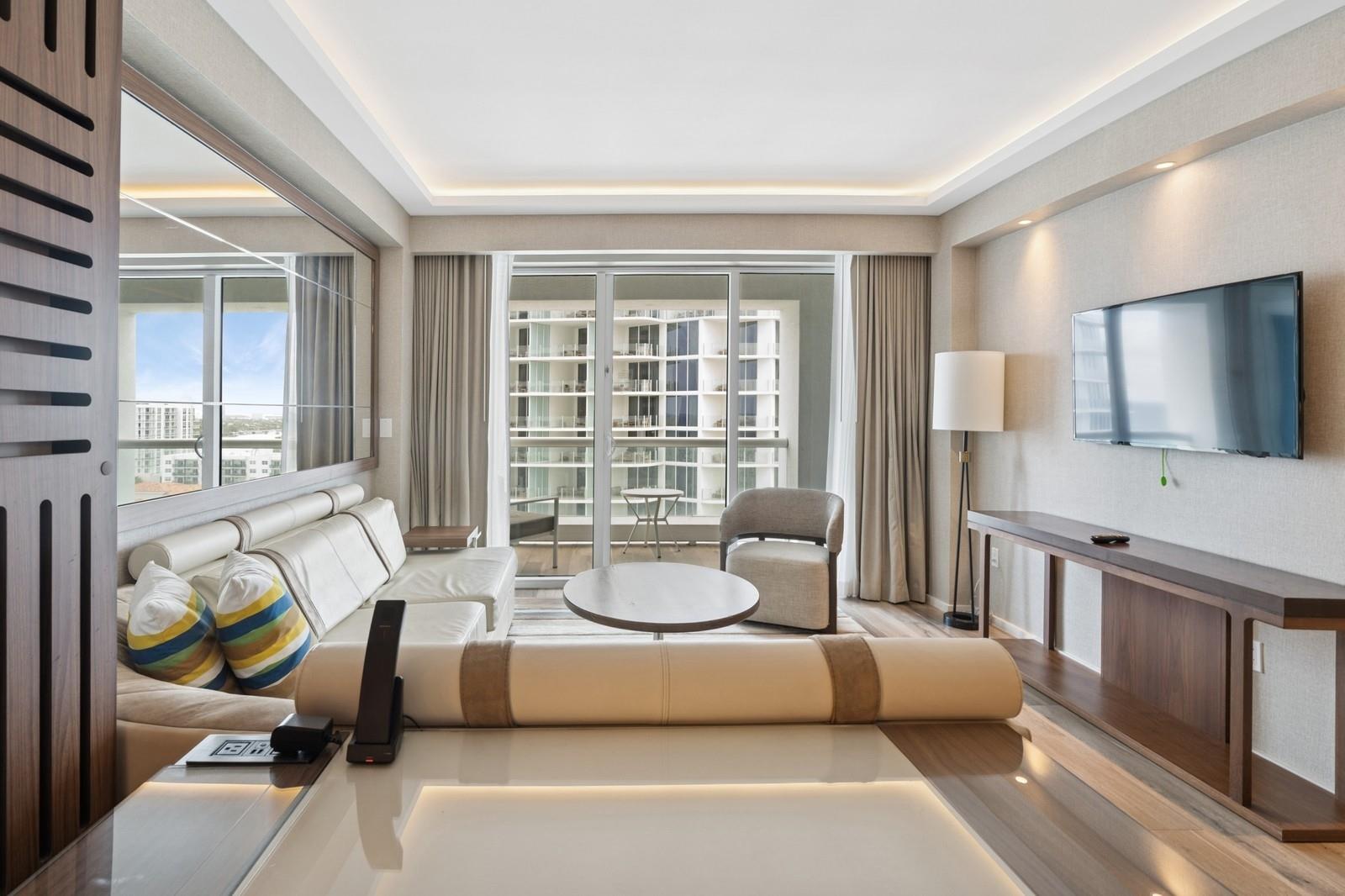 551 N Fort Lauderdale Beach H906