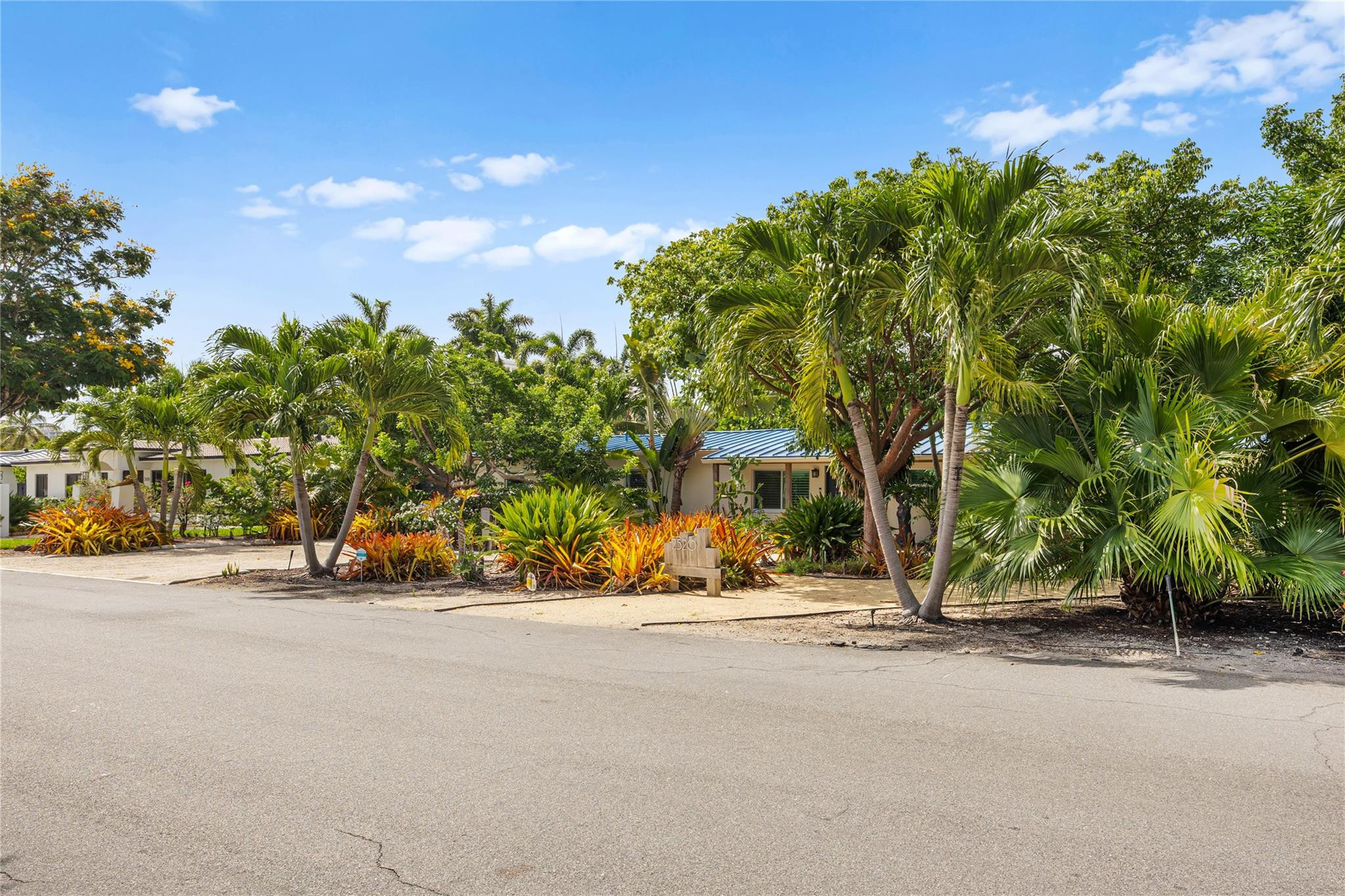 2520 Yacht Club Boulevard