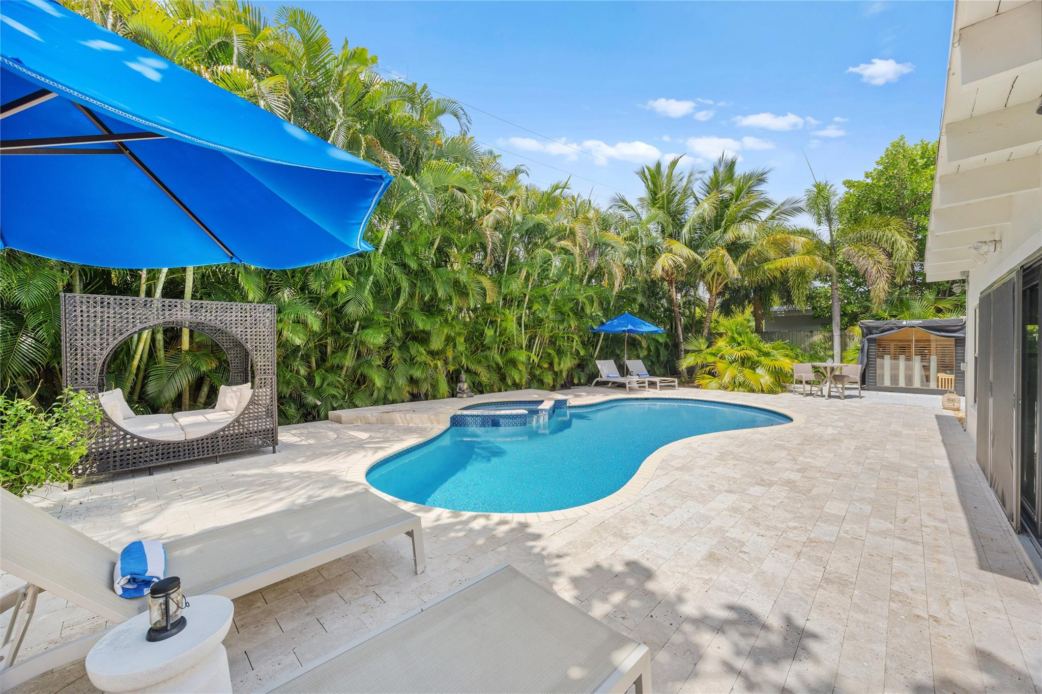 2520 Yacht Club Boulevard