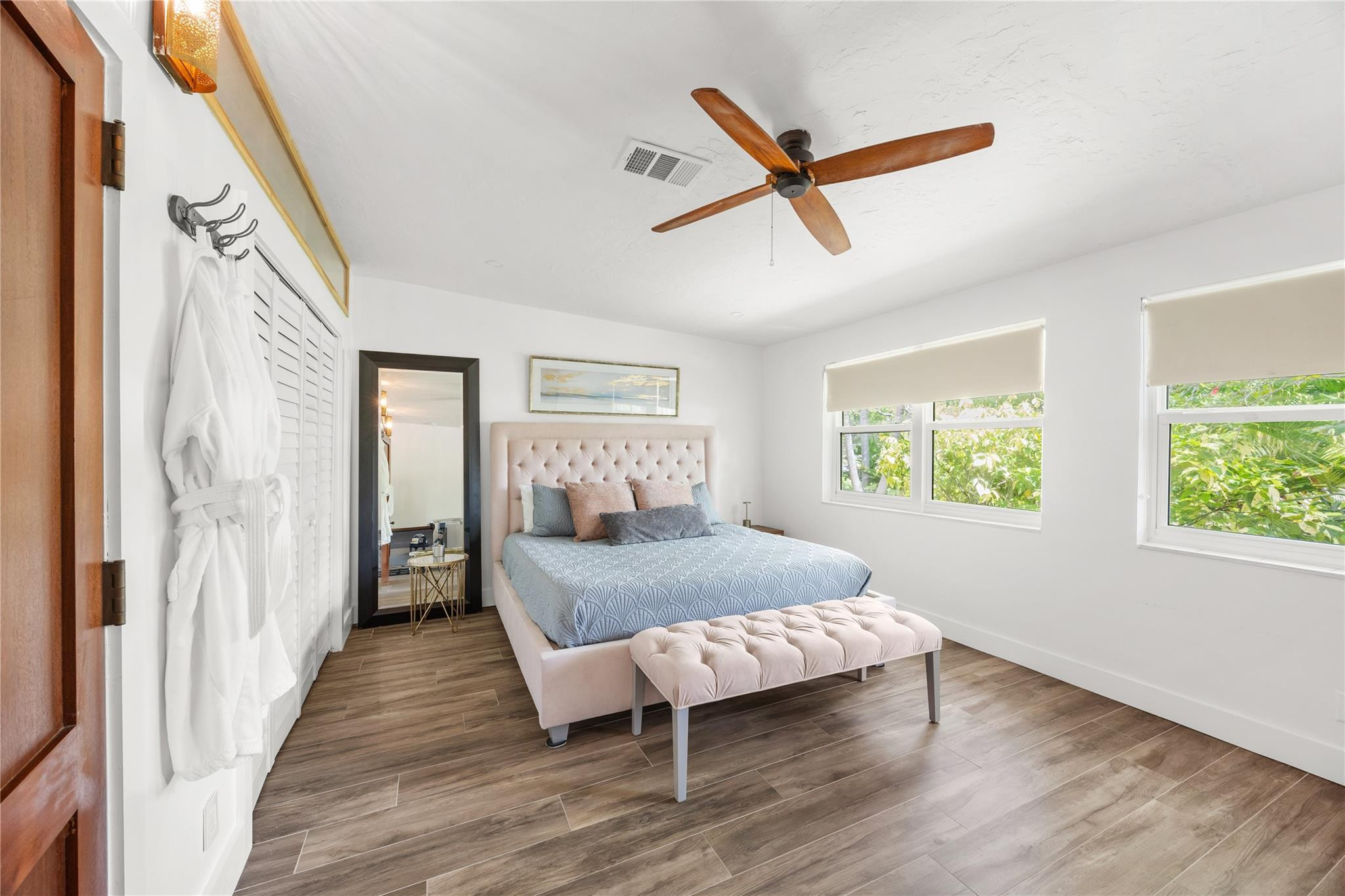 2520 Yacht Club Boulevard