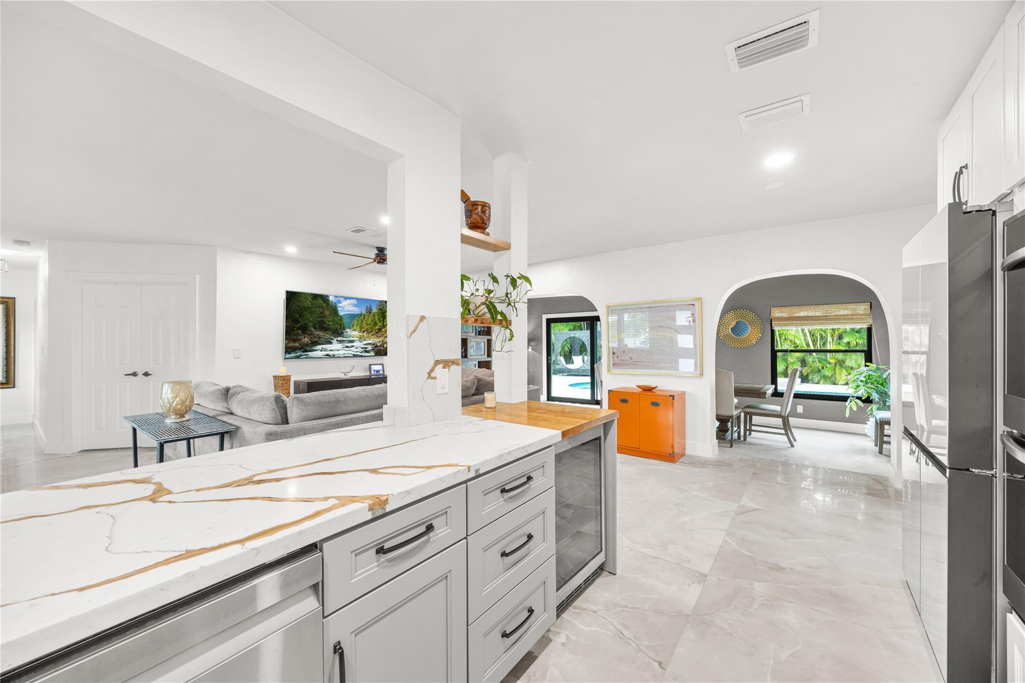 2520 Yacht Club Boulevard