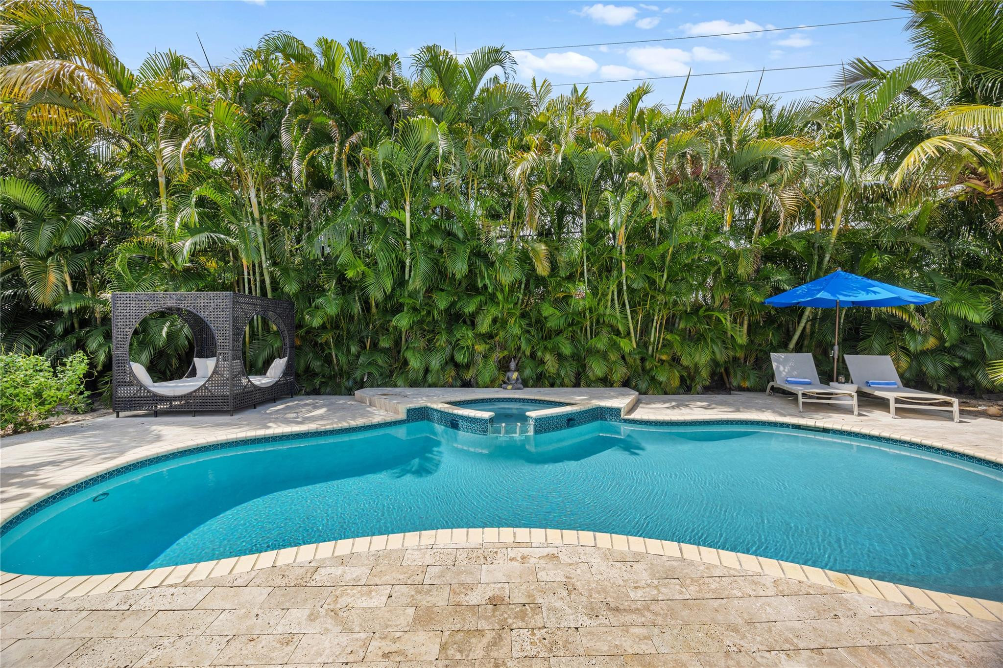 2520 Yacht Club Boulevard