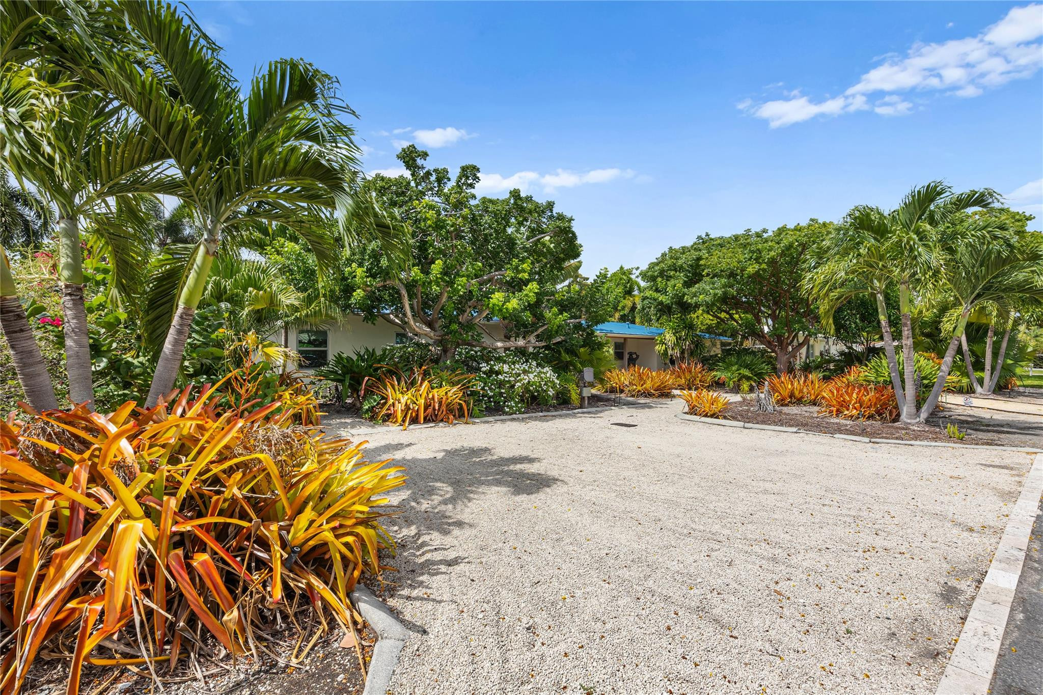 2520 Yacht Club Boulevard