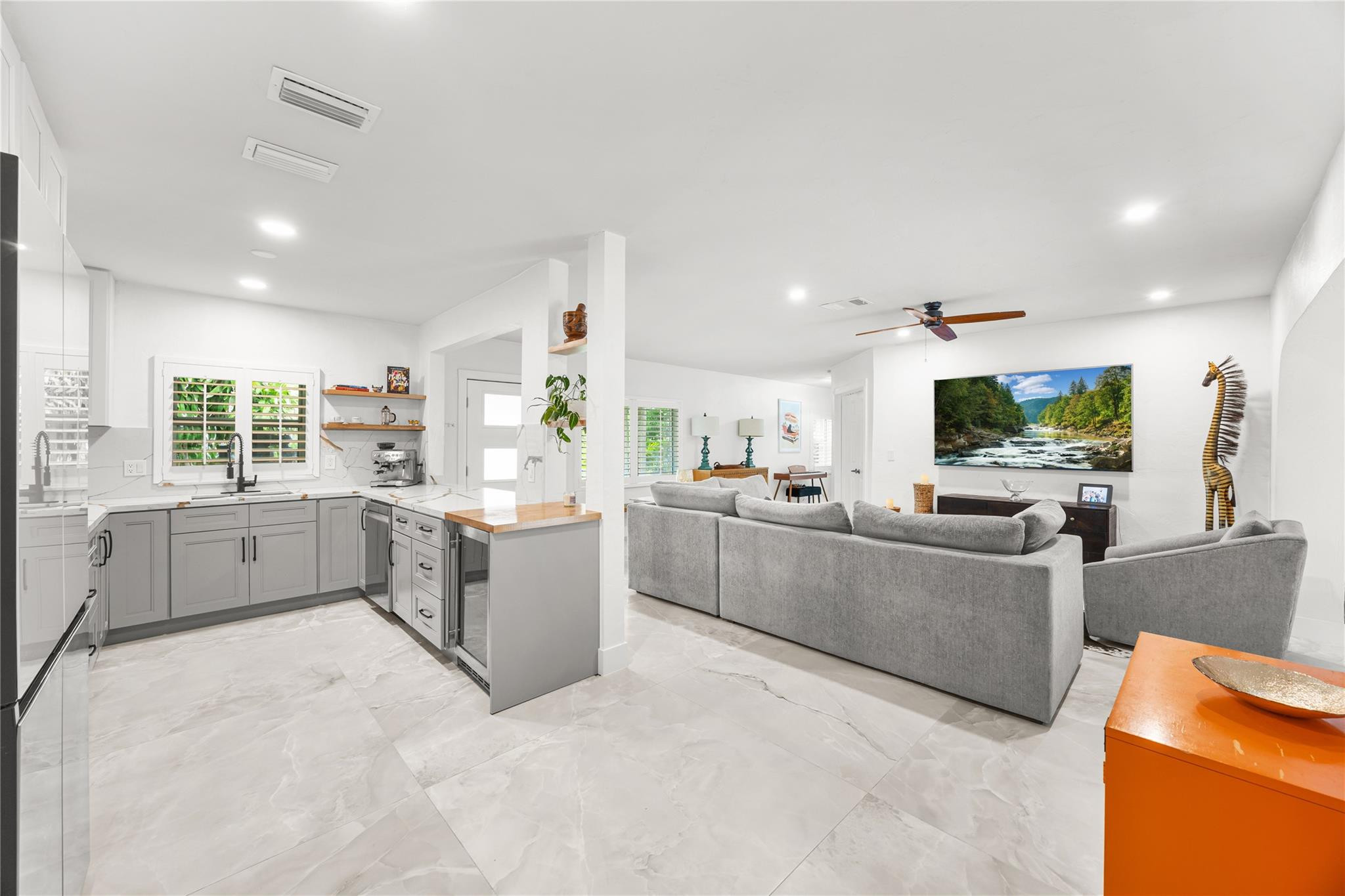 2520 Yacht Club Boulevard