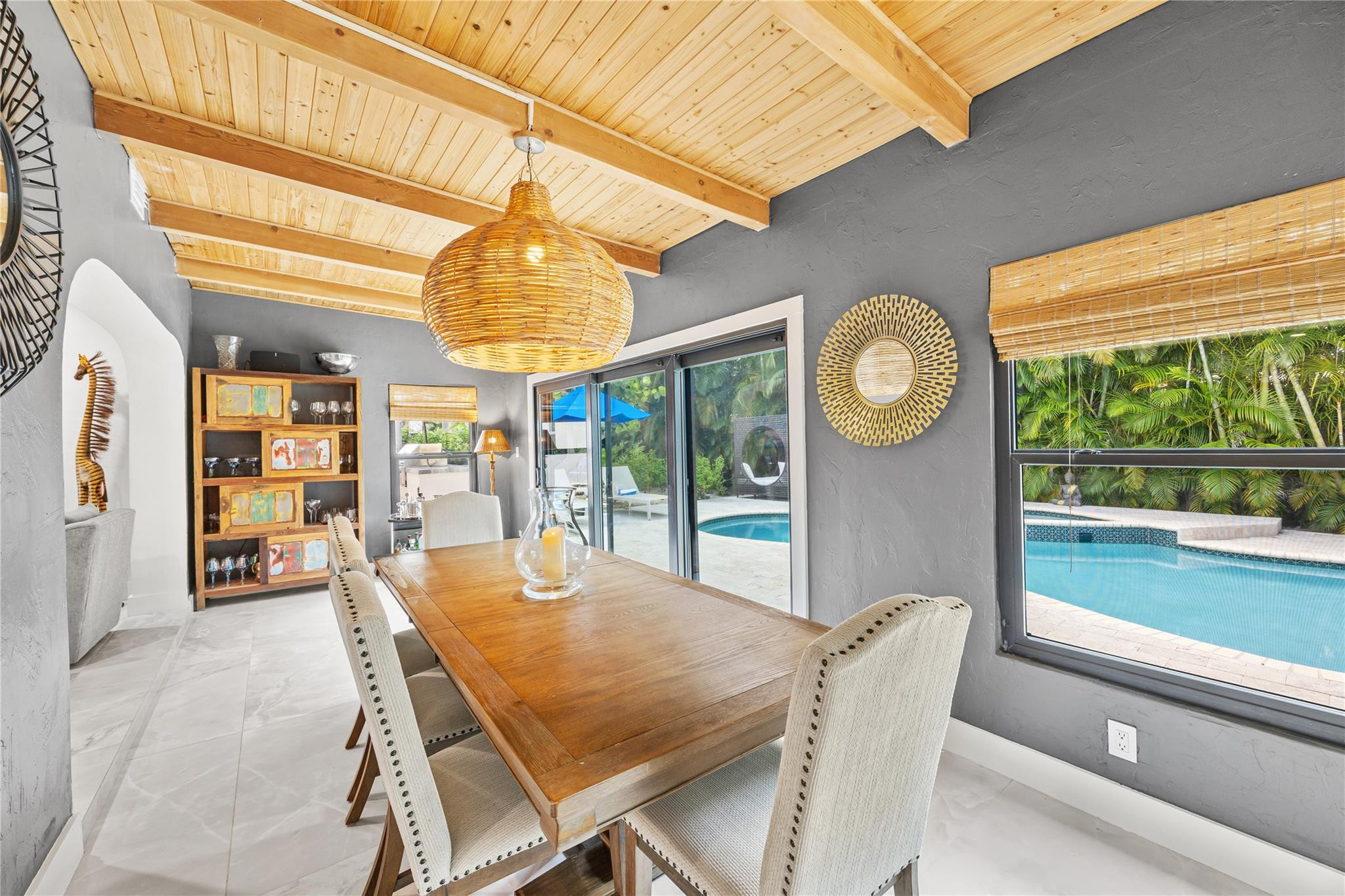 2520 Yacht Club Boulevard