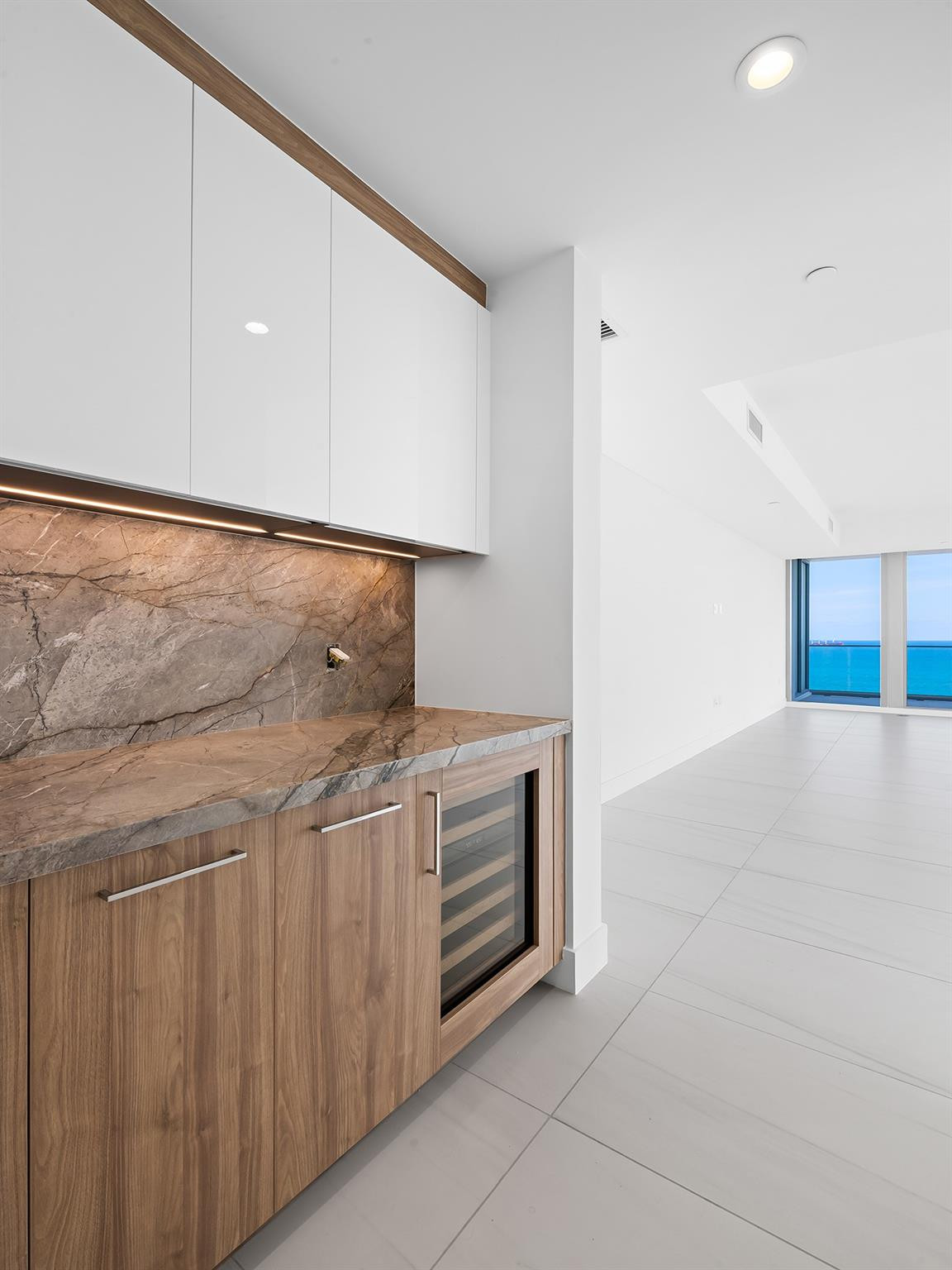 153 N Seabreeze Boulevard 1002