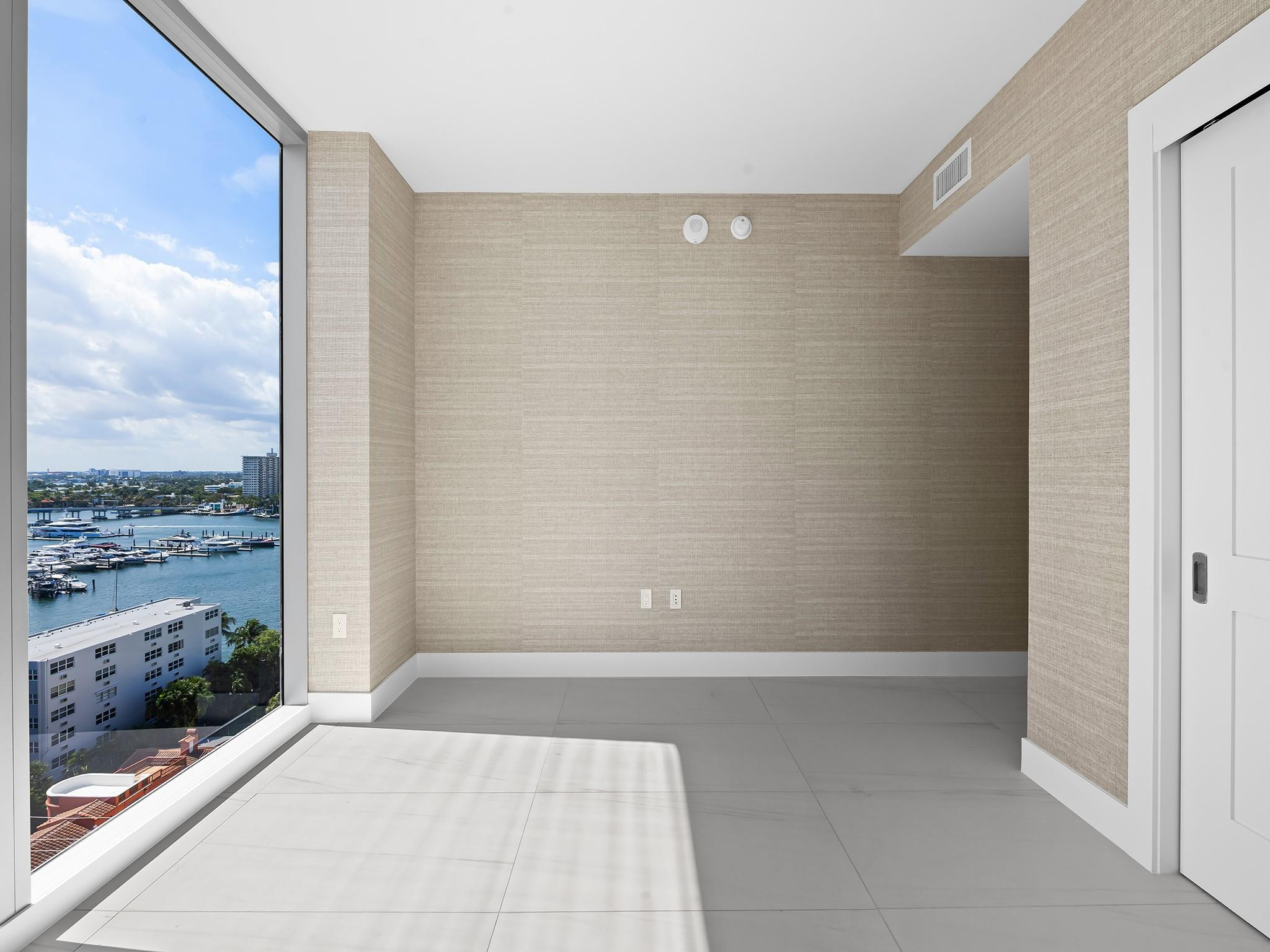 153 N Seabreeze Boulevard 1002