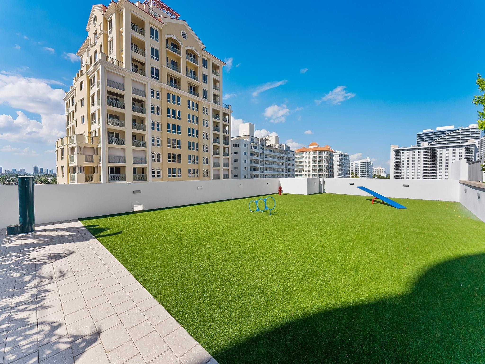 153 N Seabreeze Boulevard 1002