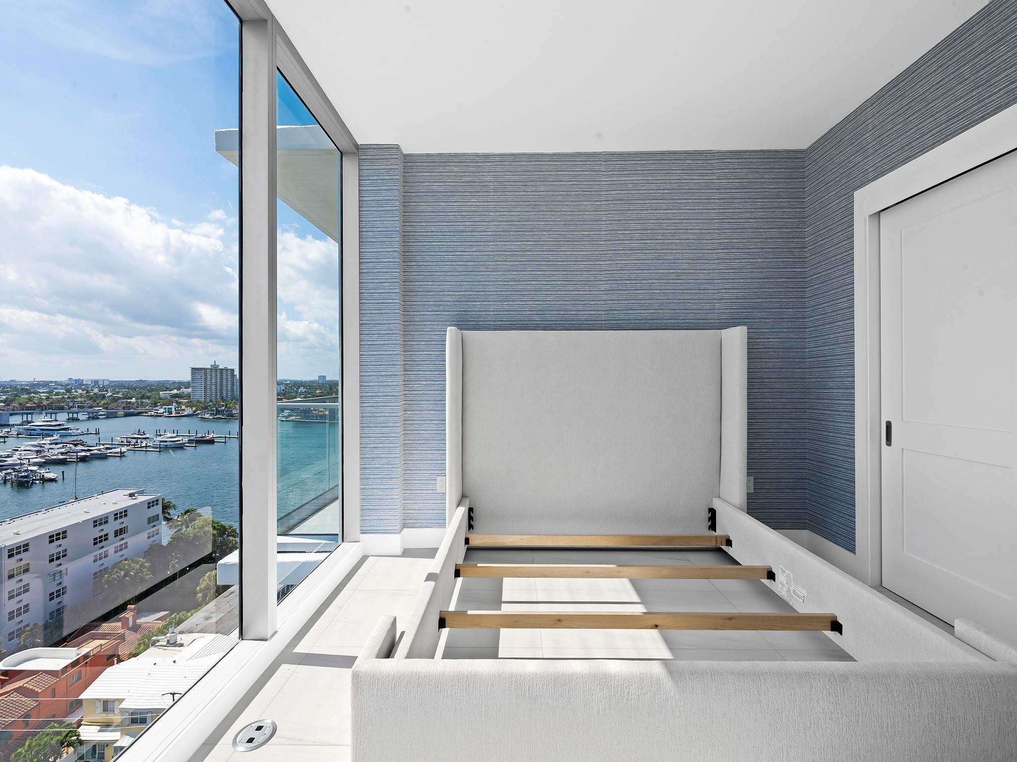 153 N Seabreeze Boulevard 1002