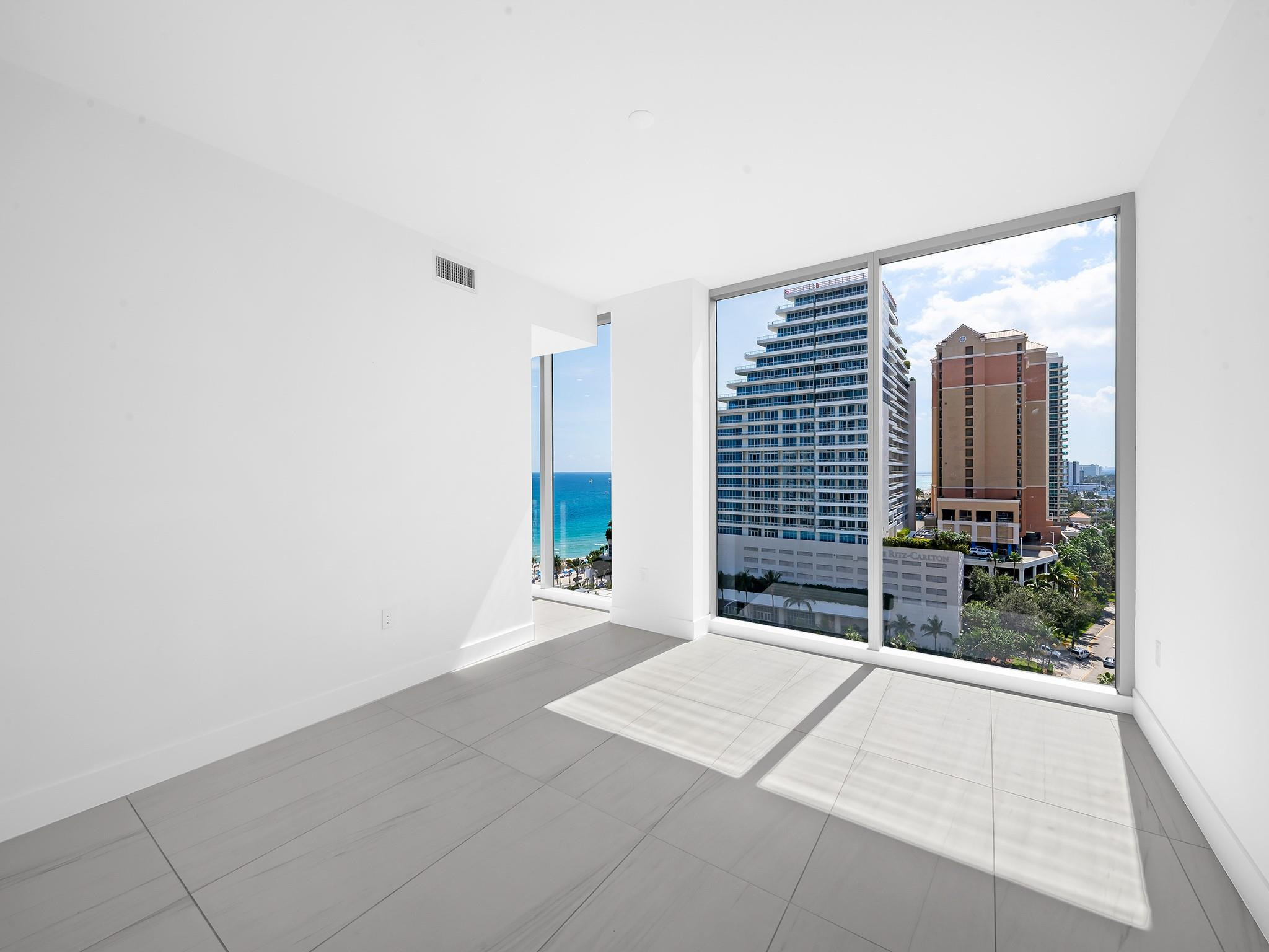153 N Seabreeze Boulevard 1002