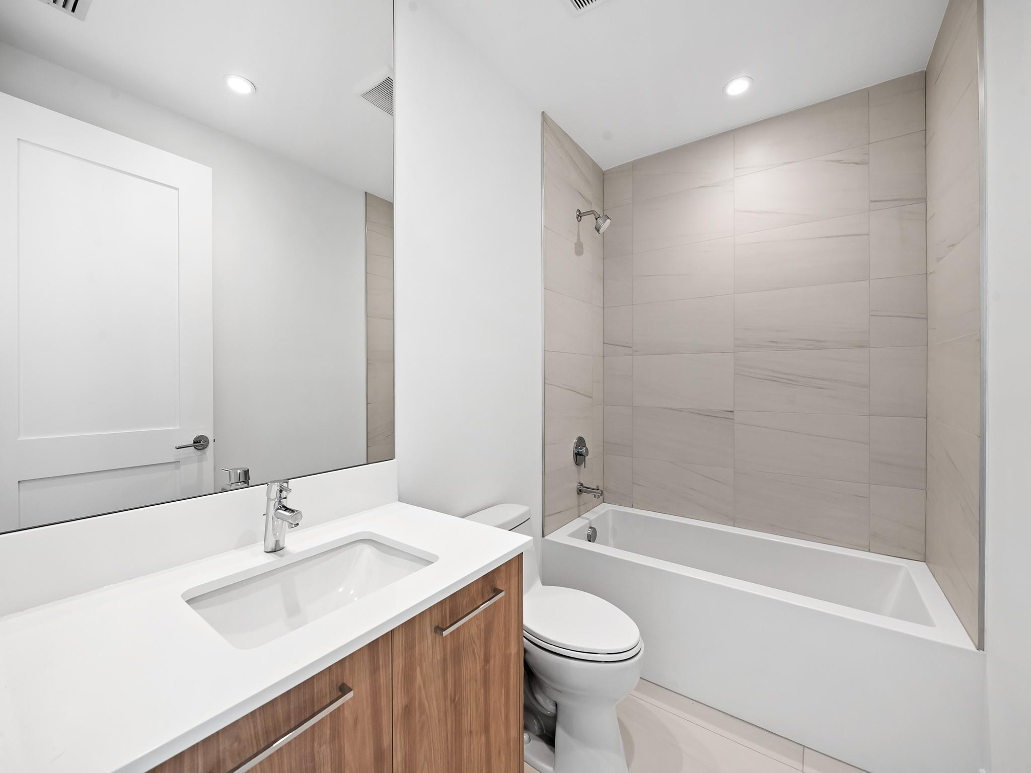 153 N Seabreeze Boulevard 1002