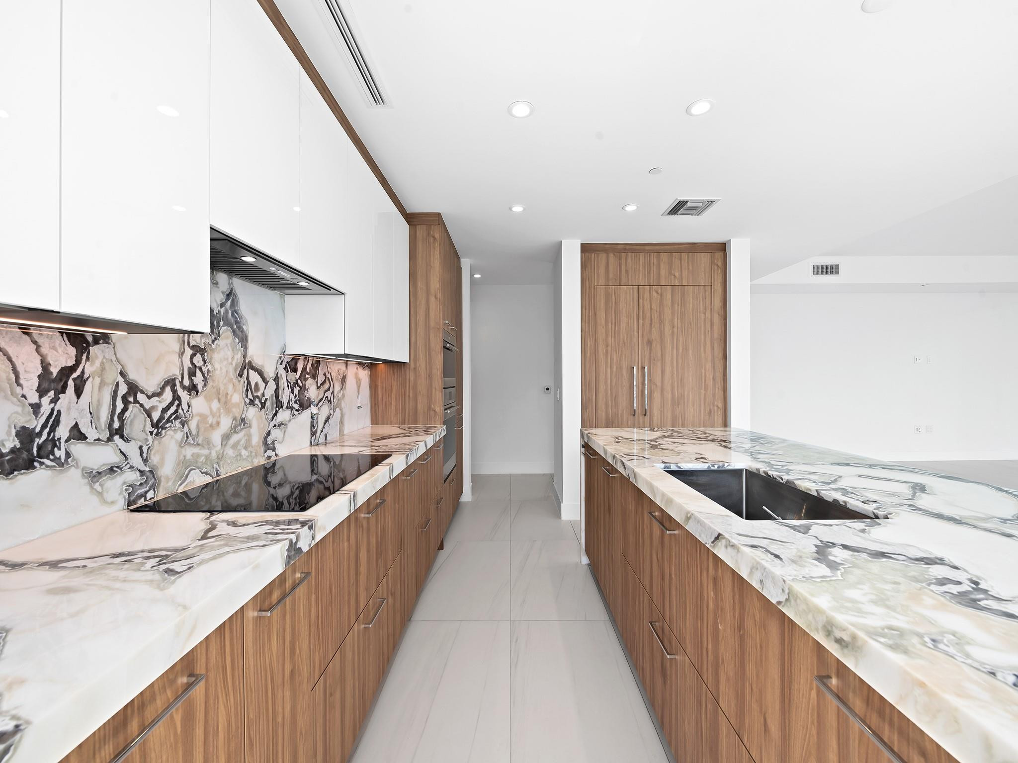 153 N Seabreeze Boulevard 1002