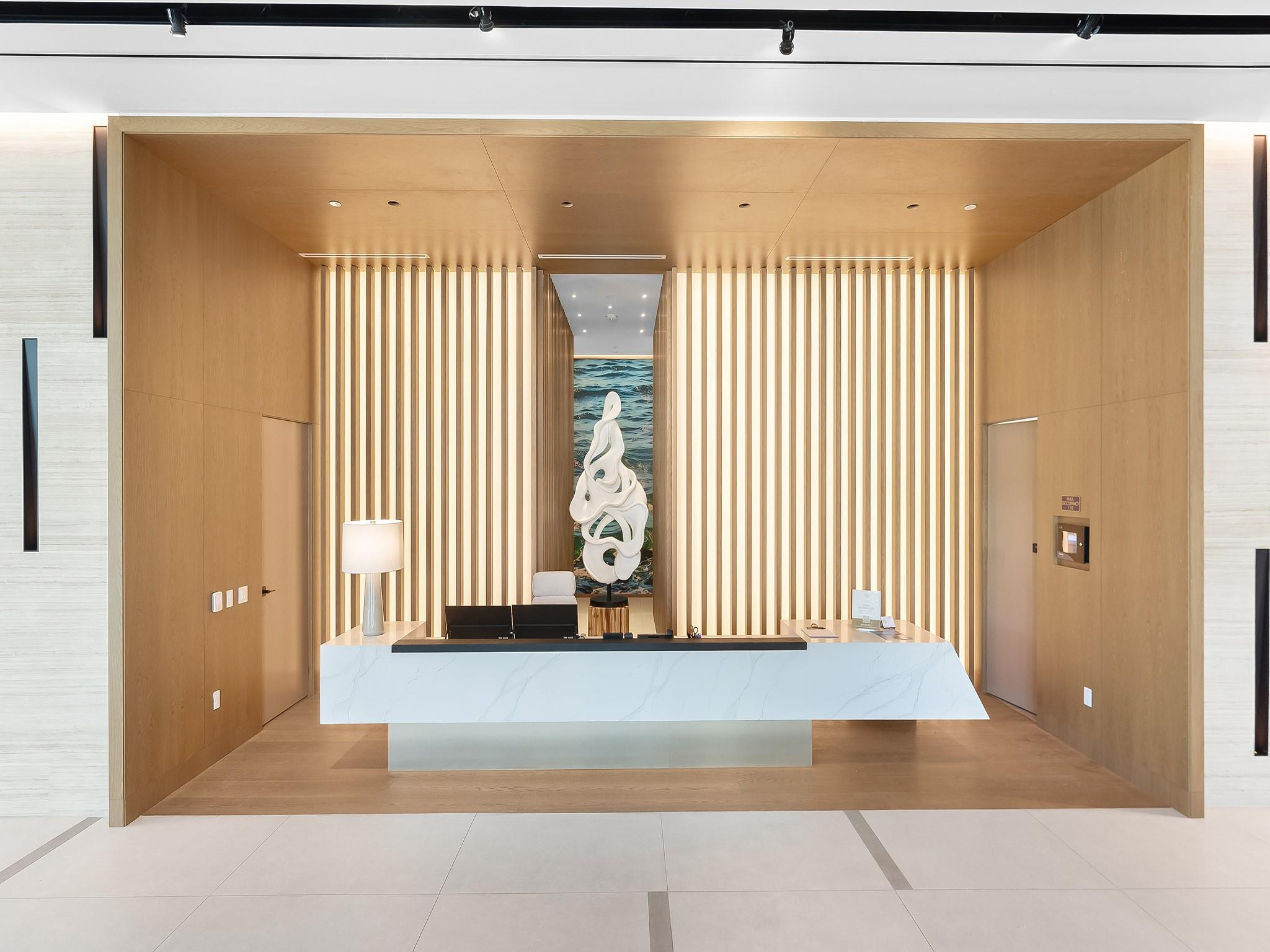 153 N Seabreeze Boulevard 1002