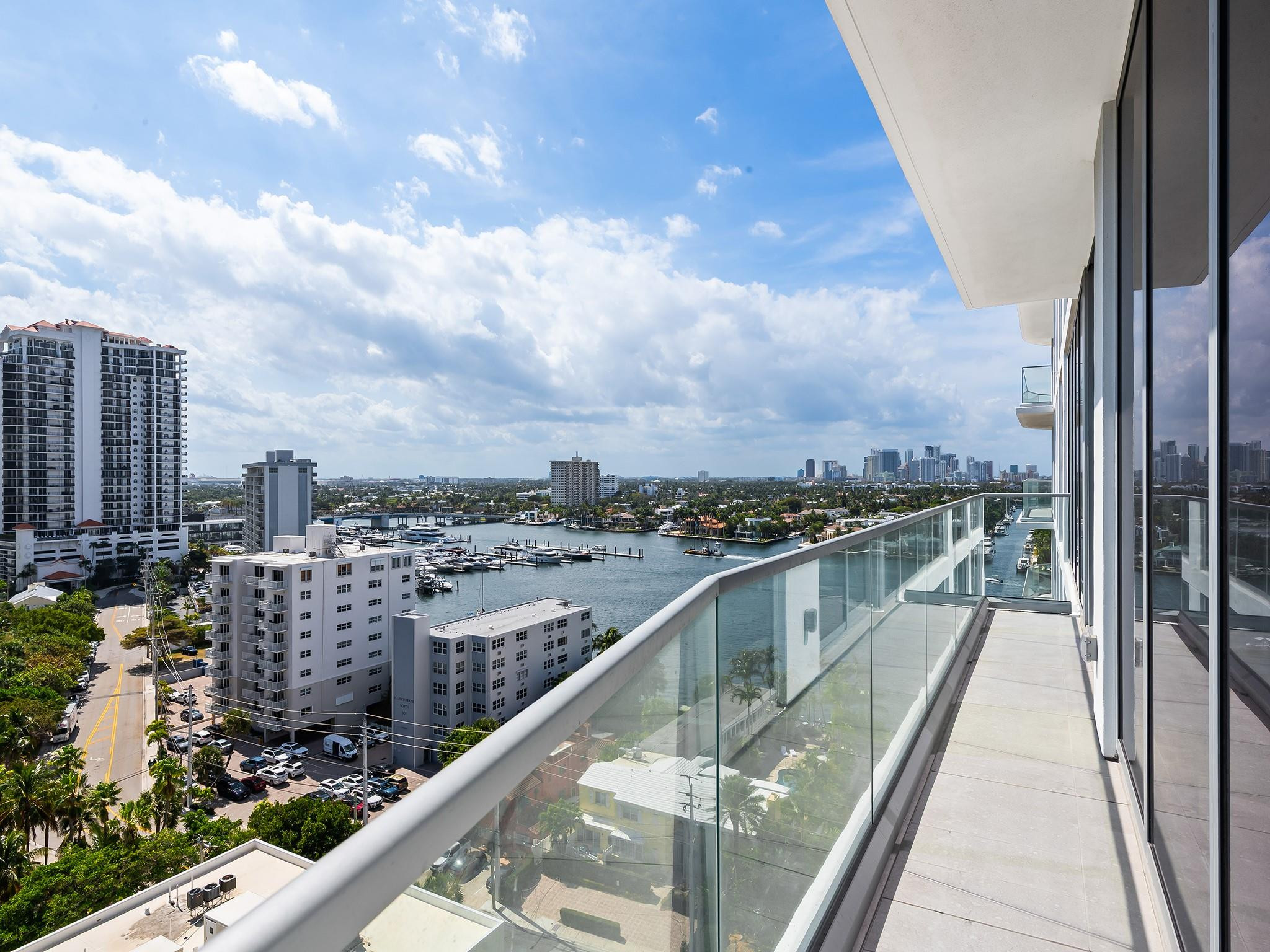 153 N Seabreeze Boulevard 1002