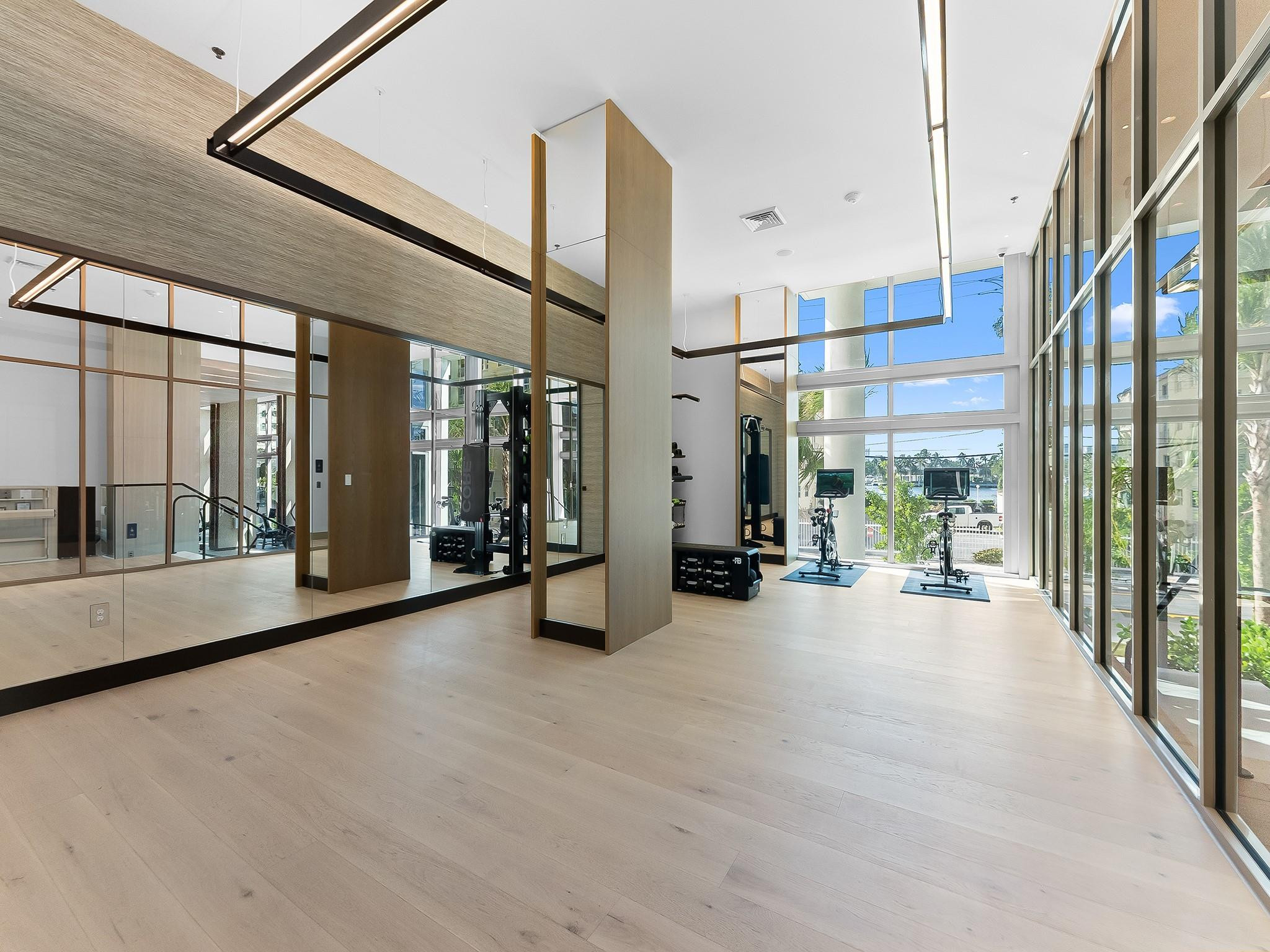 153 N Seabreeze Boulevard 1002