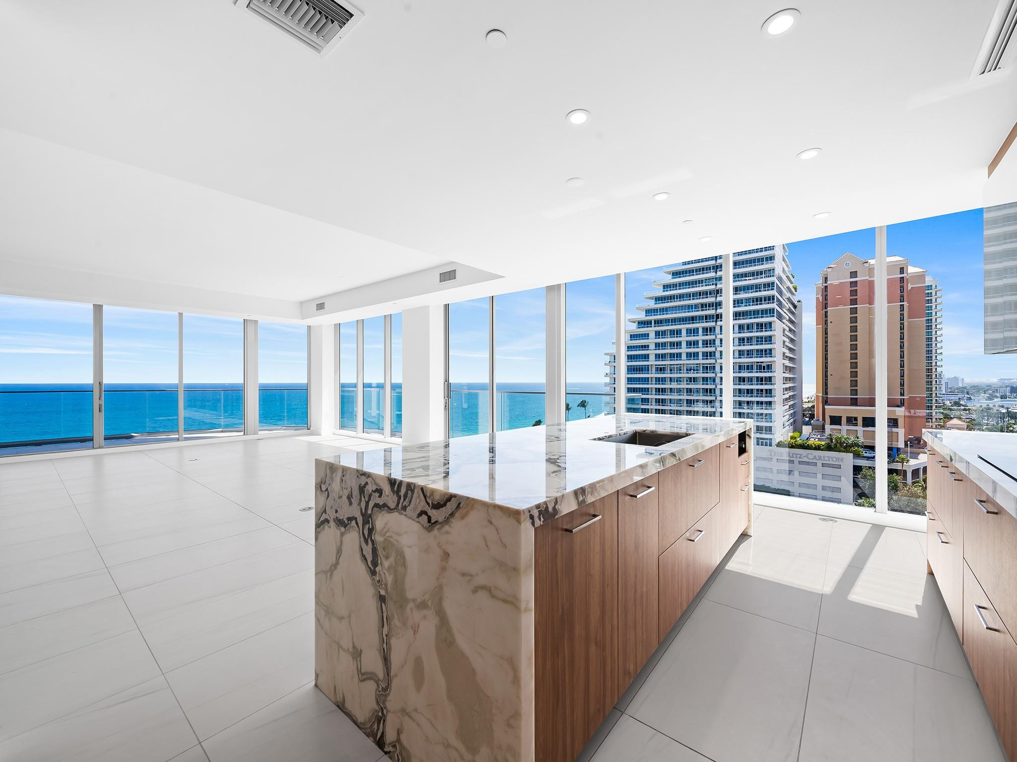 153 N Seabreeze Boulevard 1002