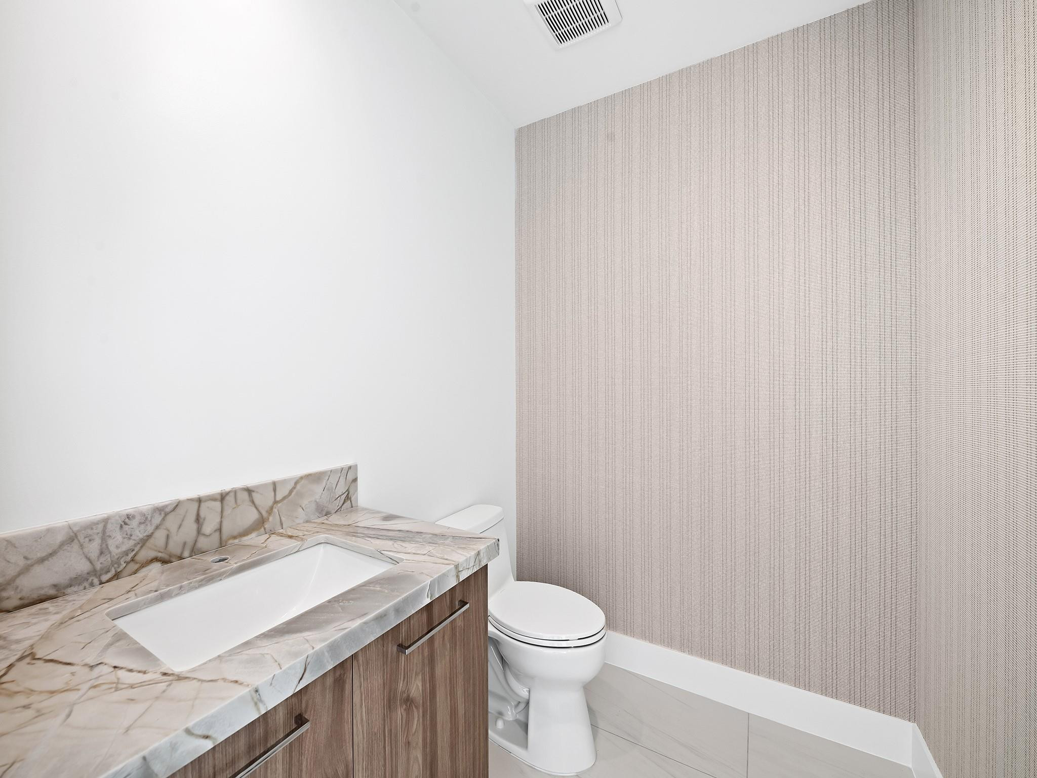 153 N Seabreeze Boulevard 1002