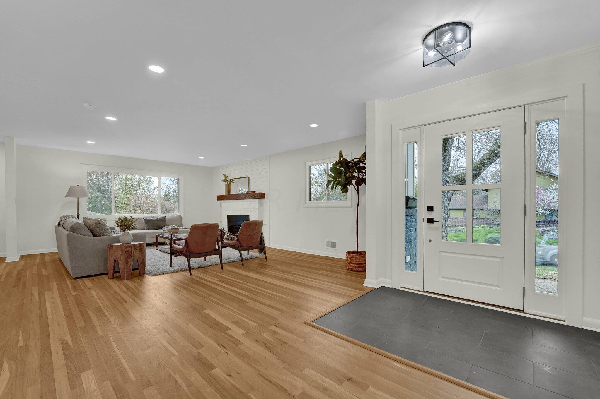 163 W New England Avenue