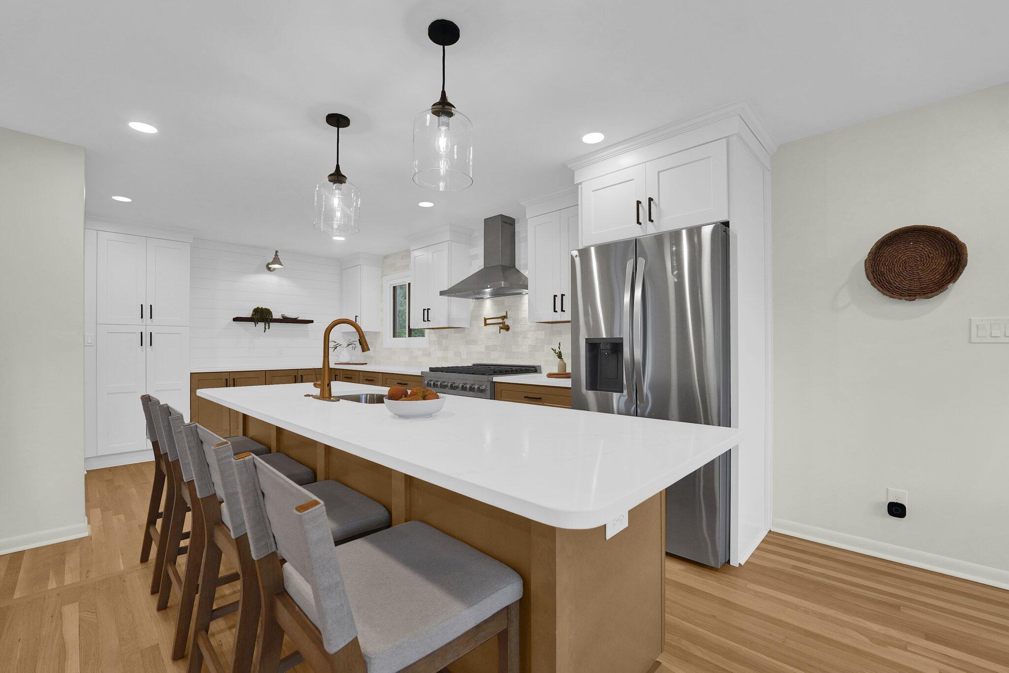 163 W New England Avenue