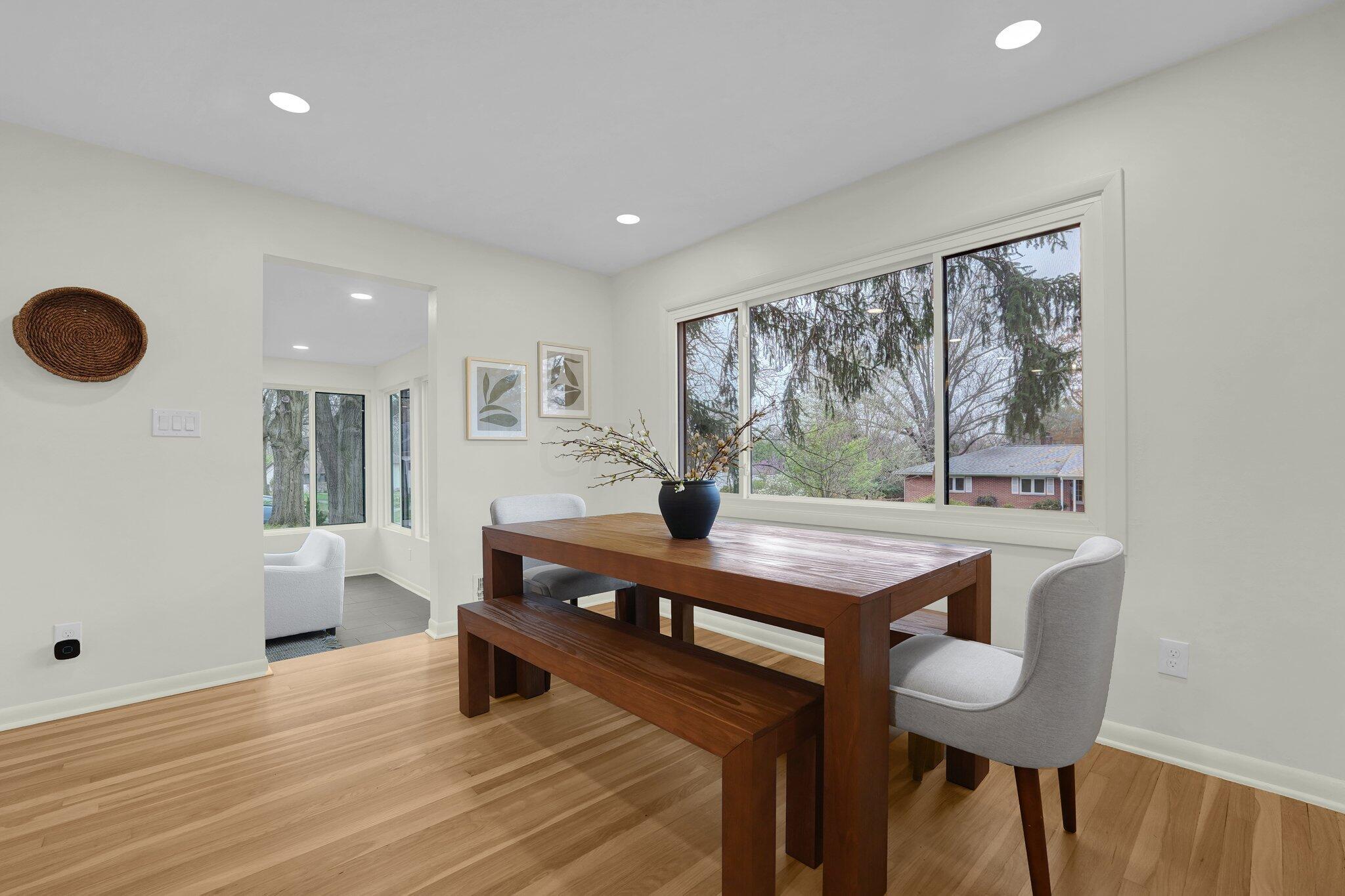 163 W New England Avenue