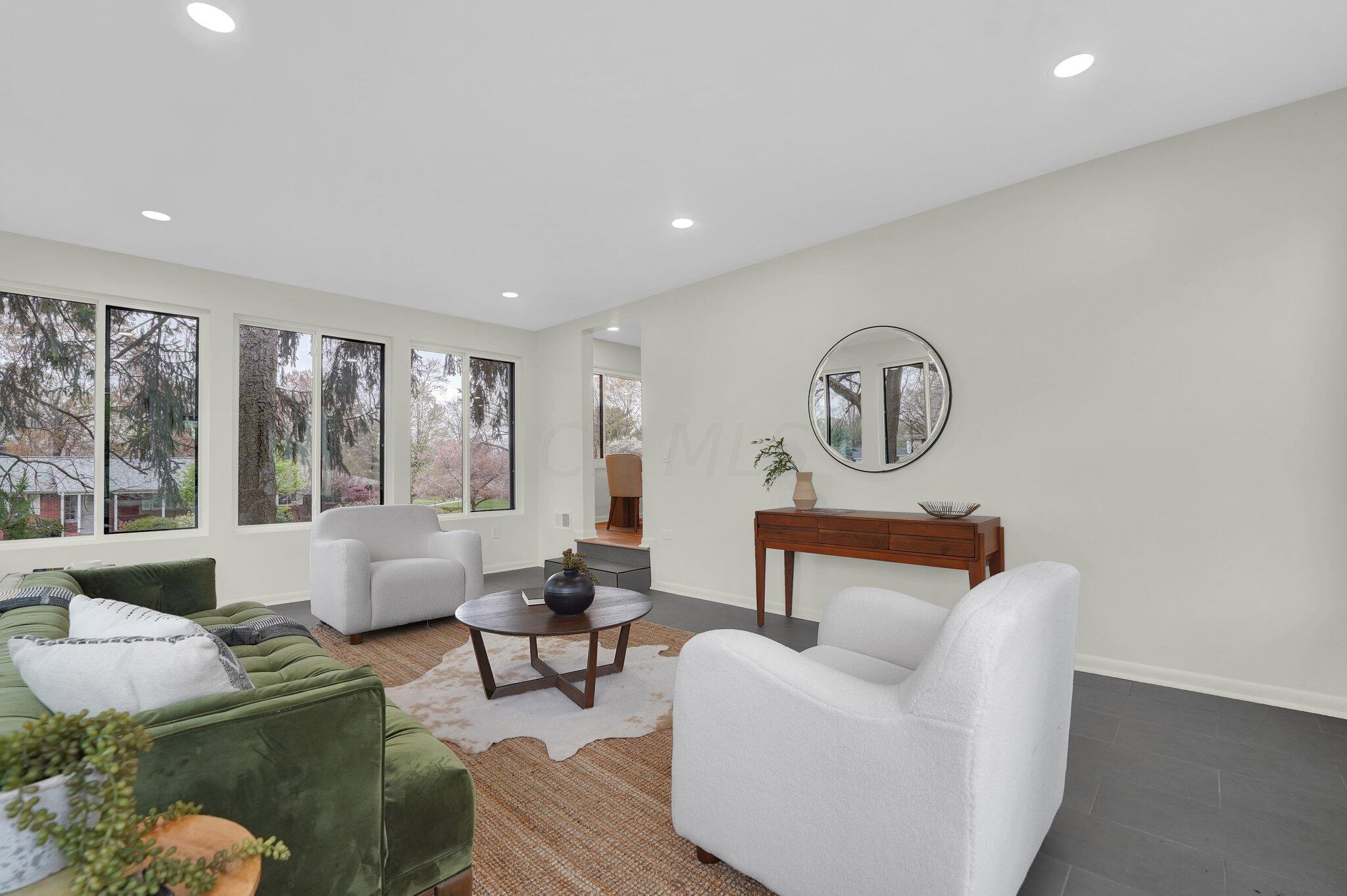 163 W New England Avenue