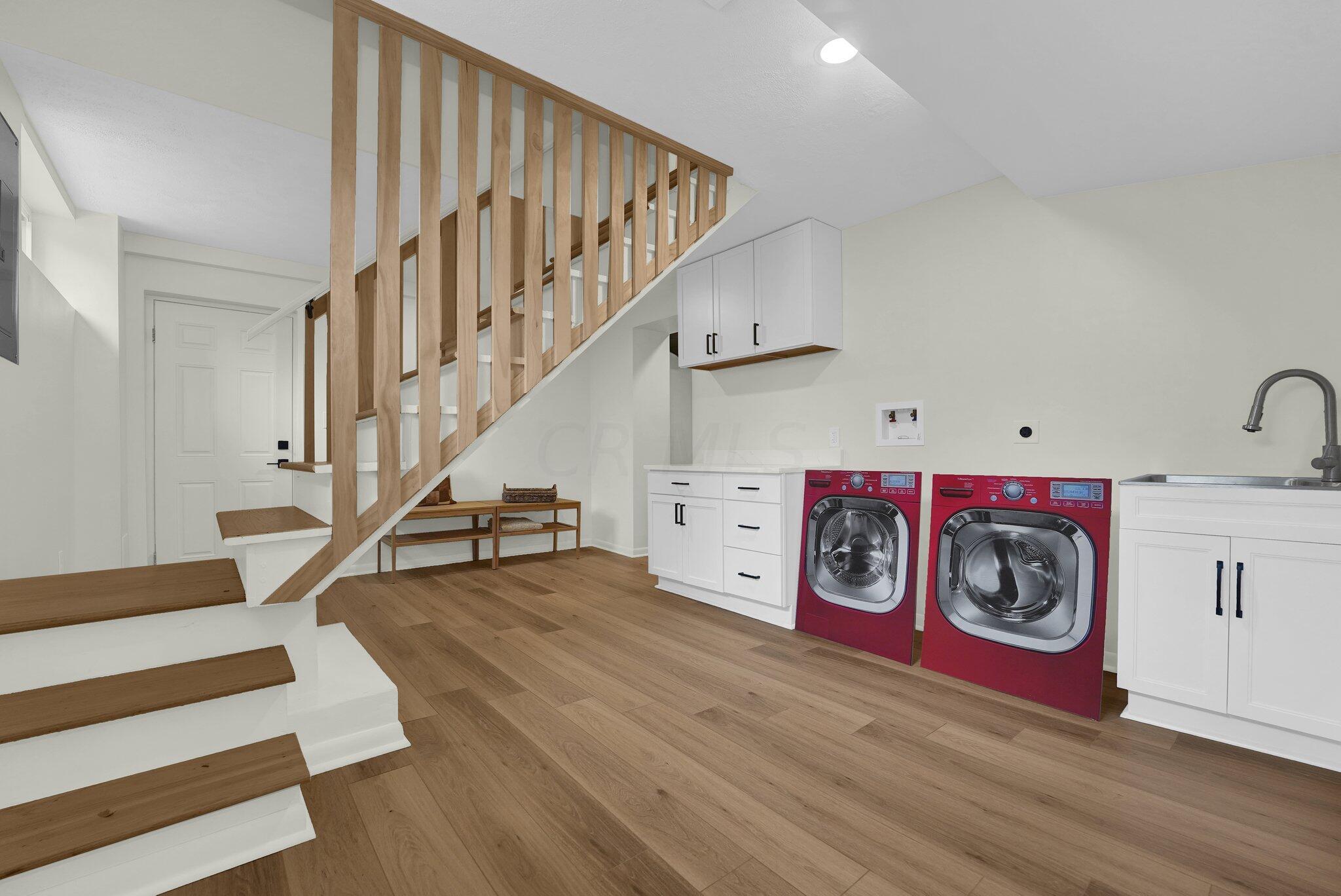 163 W New England Avenue