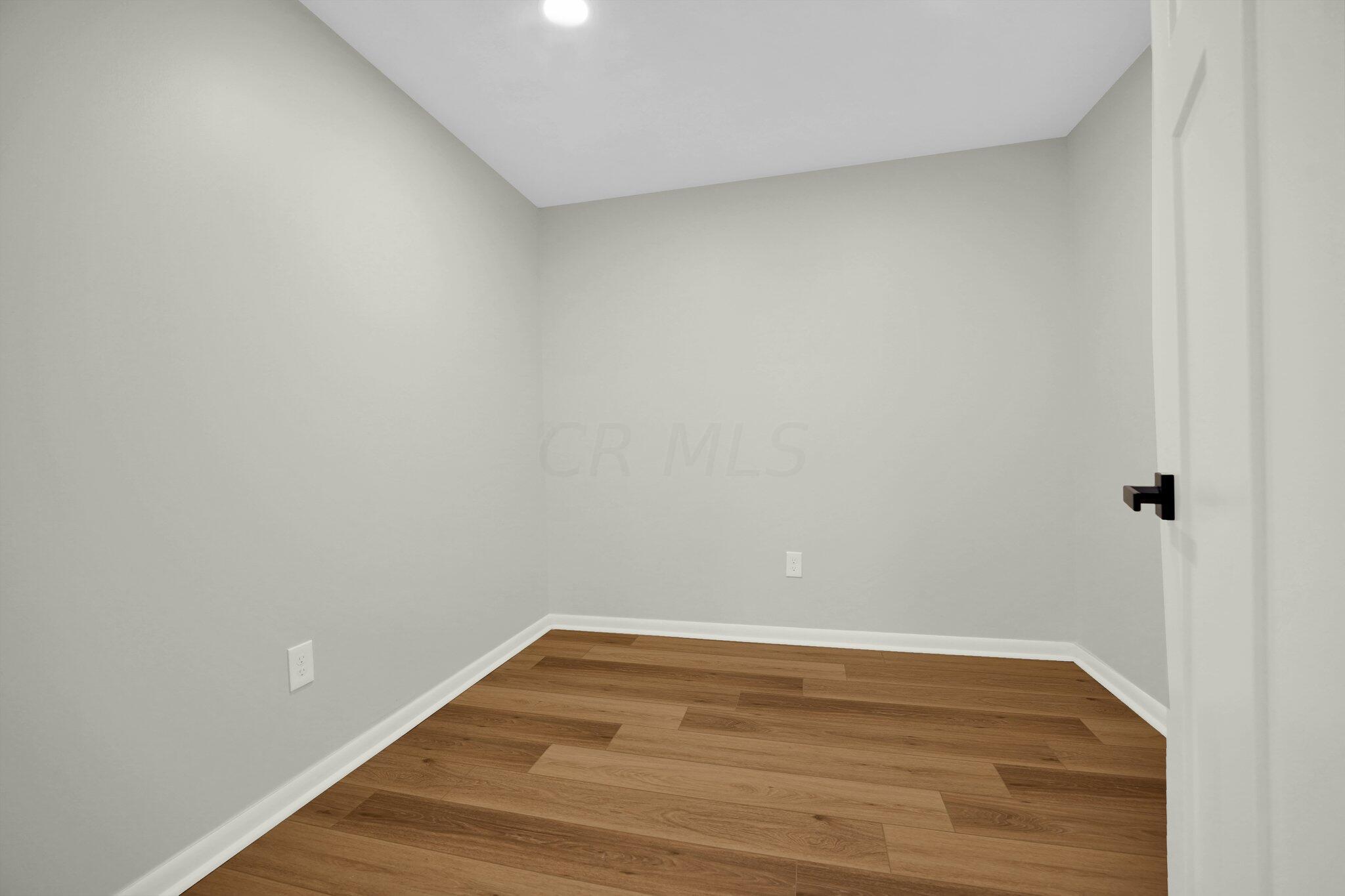 163 W New England Avenue