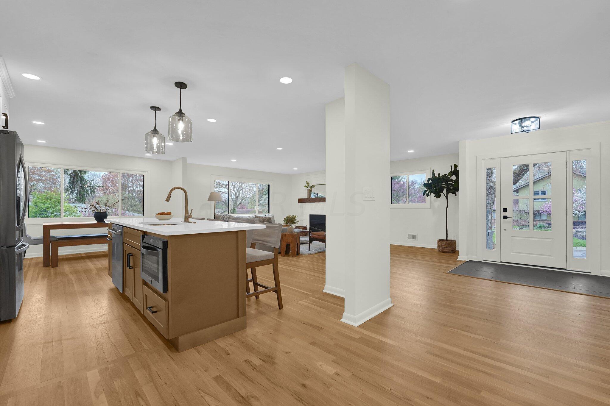 163 W New England Avenue