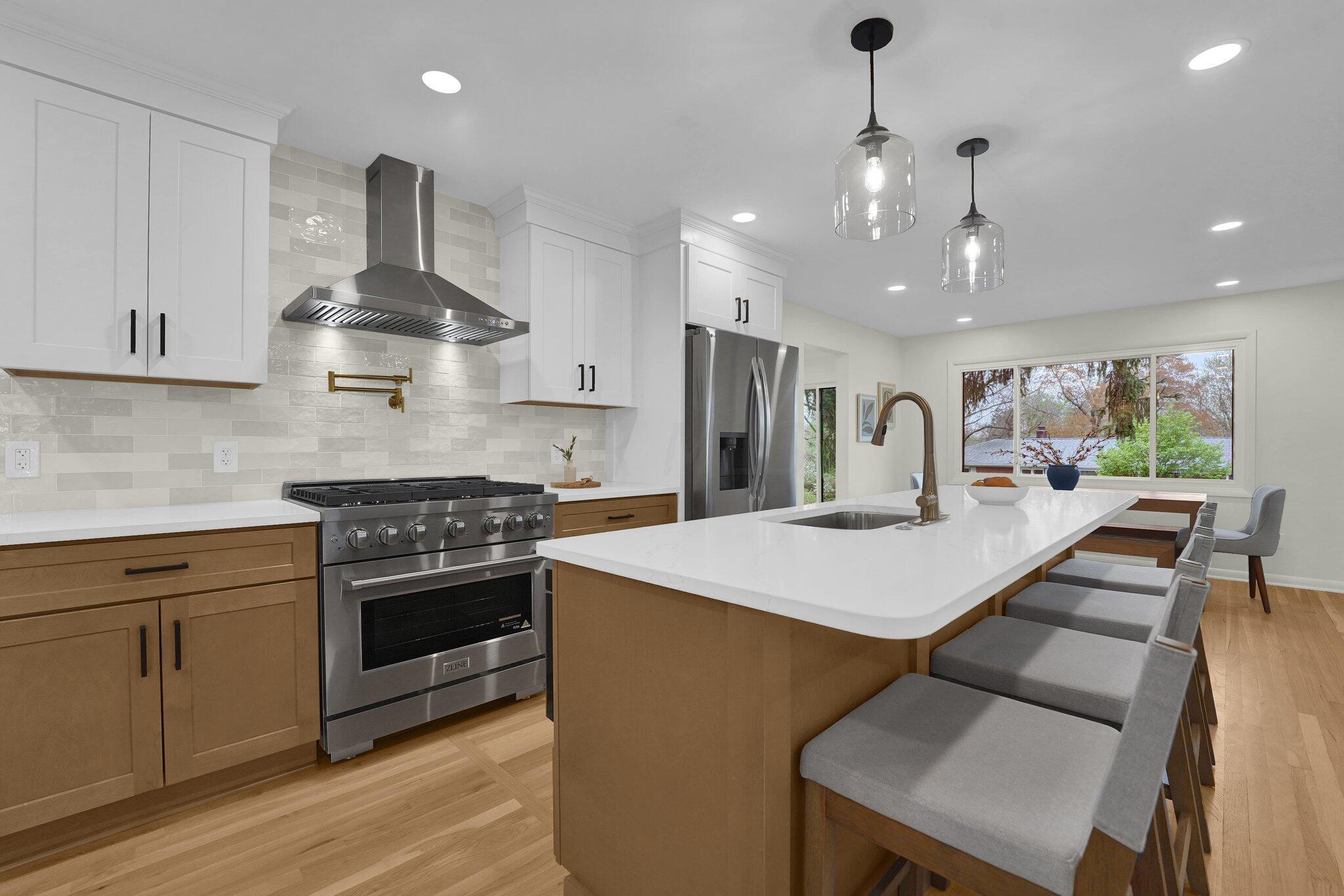 163 W New England Avenue