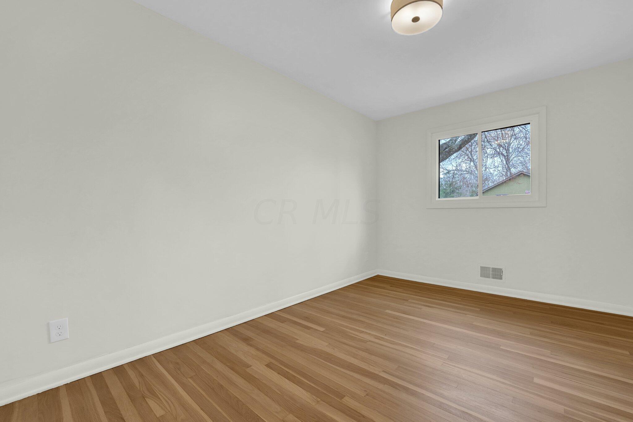 163 W New England Avenue