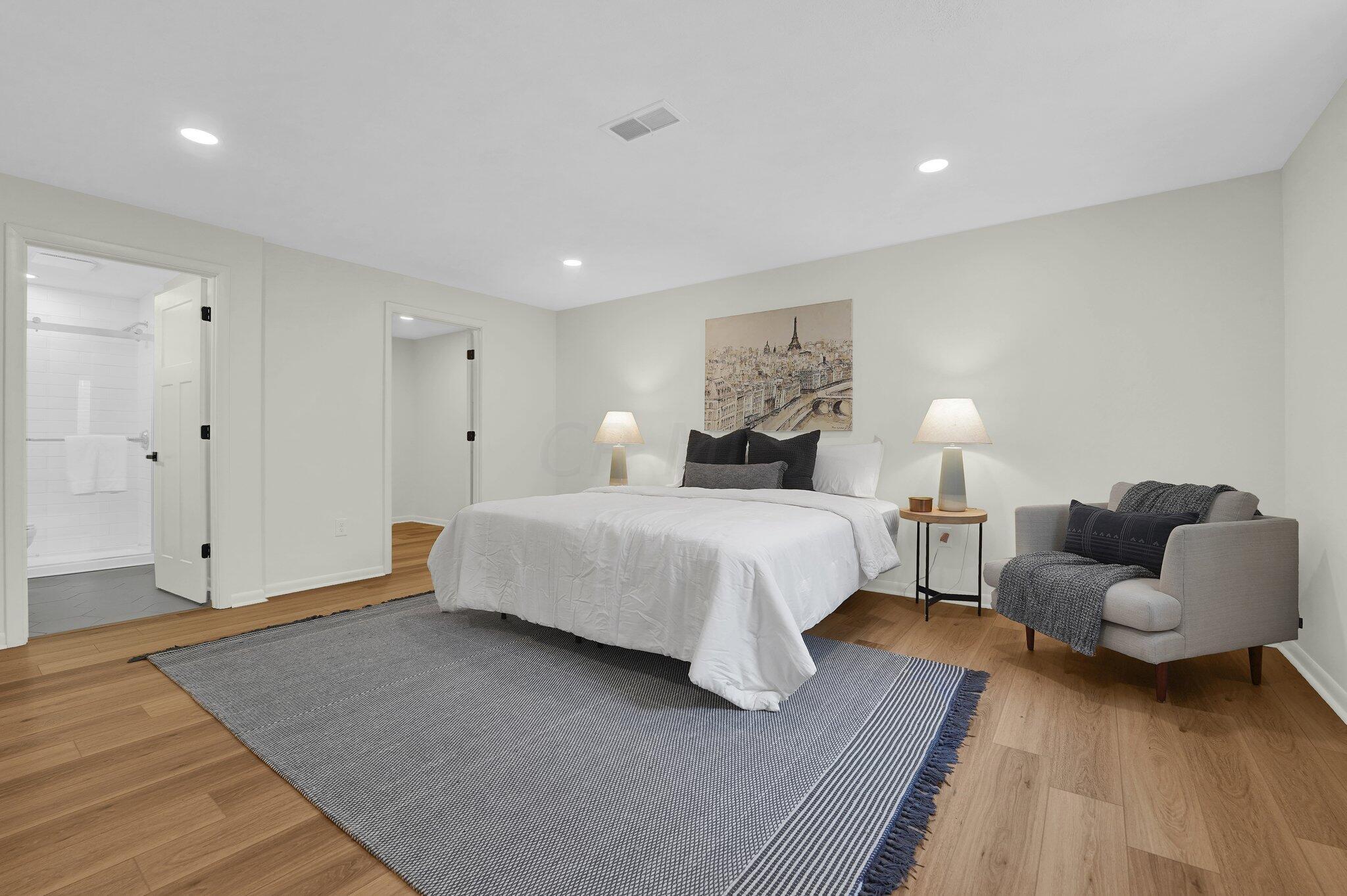 163 W New England Avenue