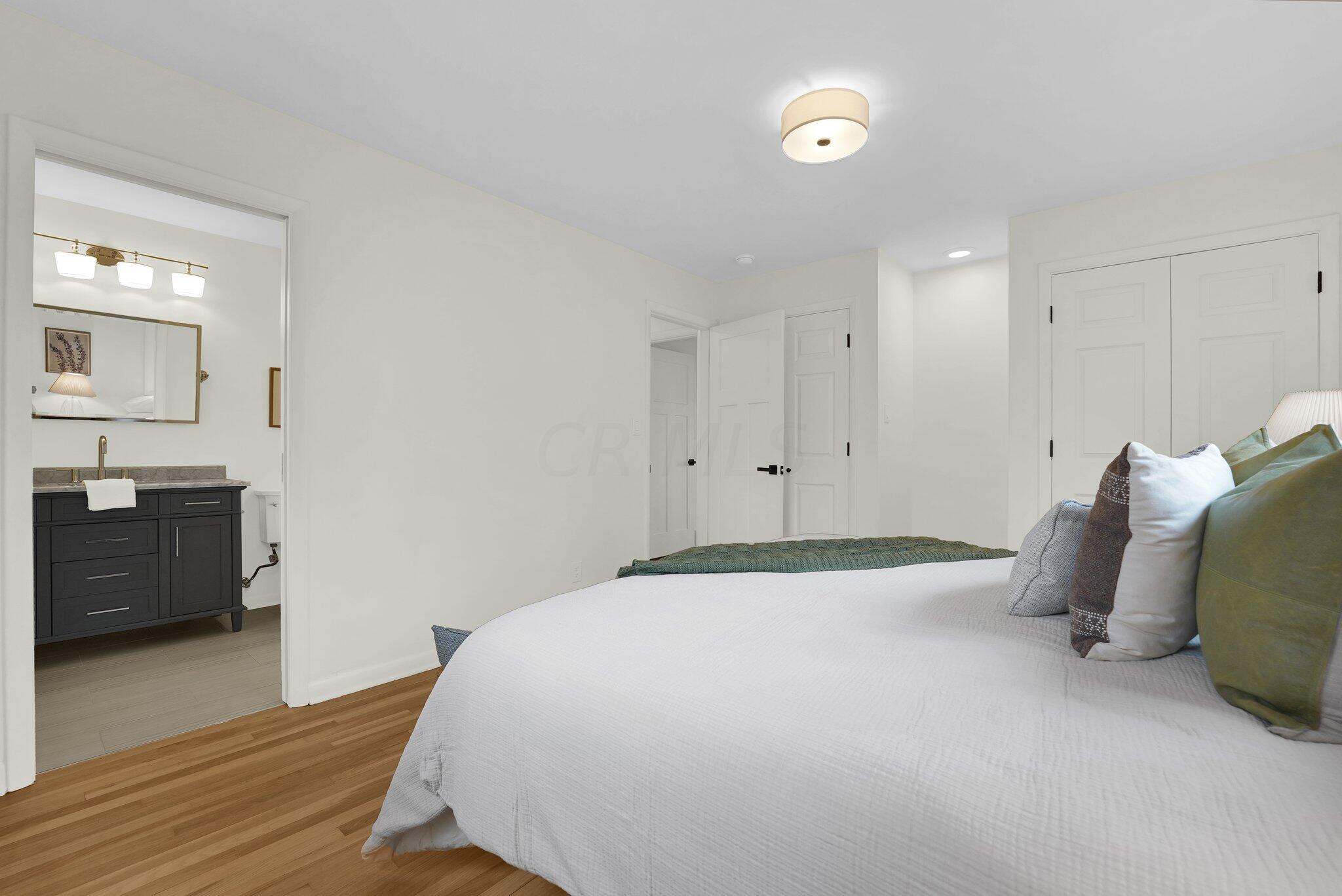 163 W New England Avenue