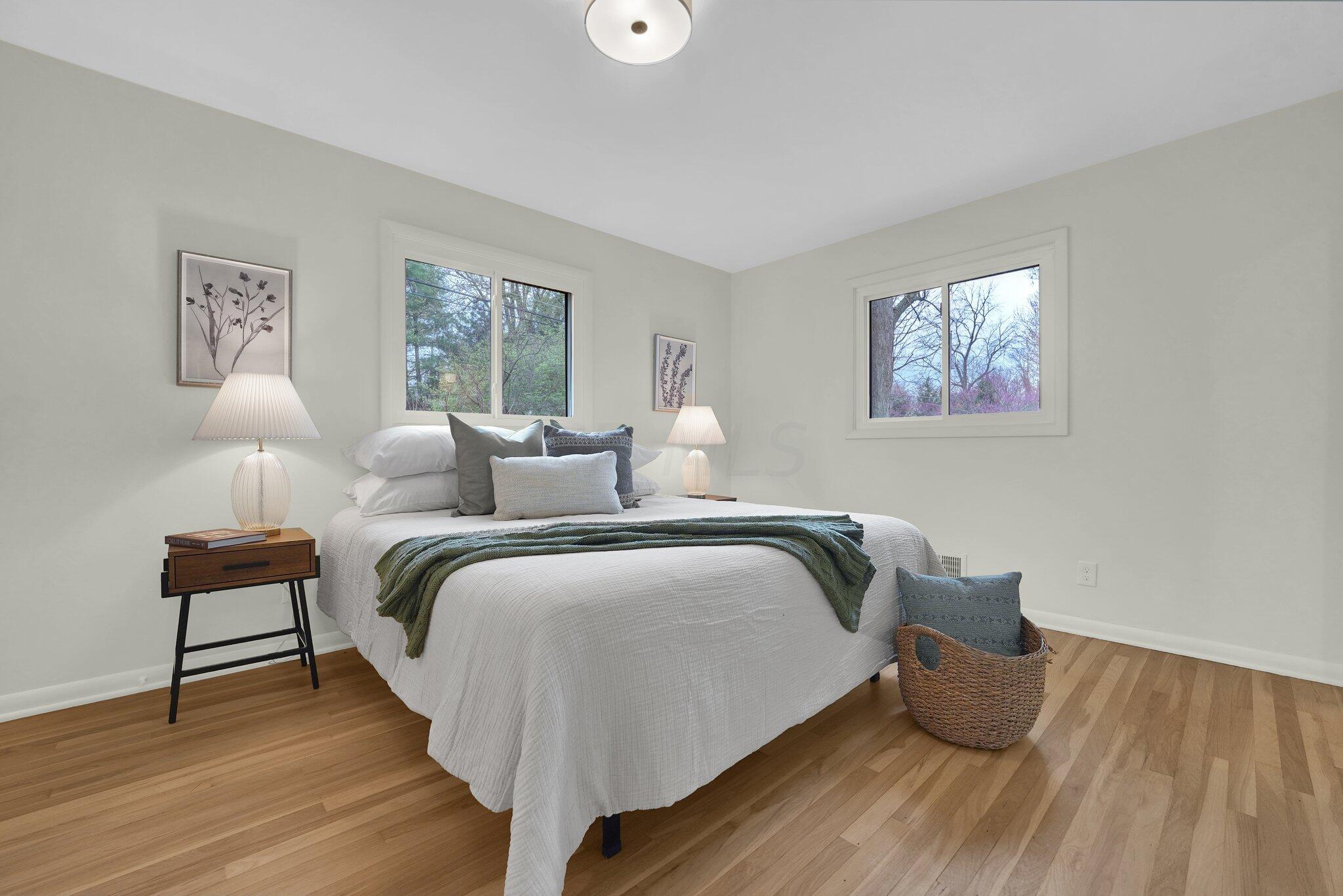 163 W New England Avenue