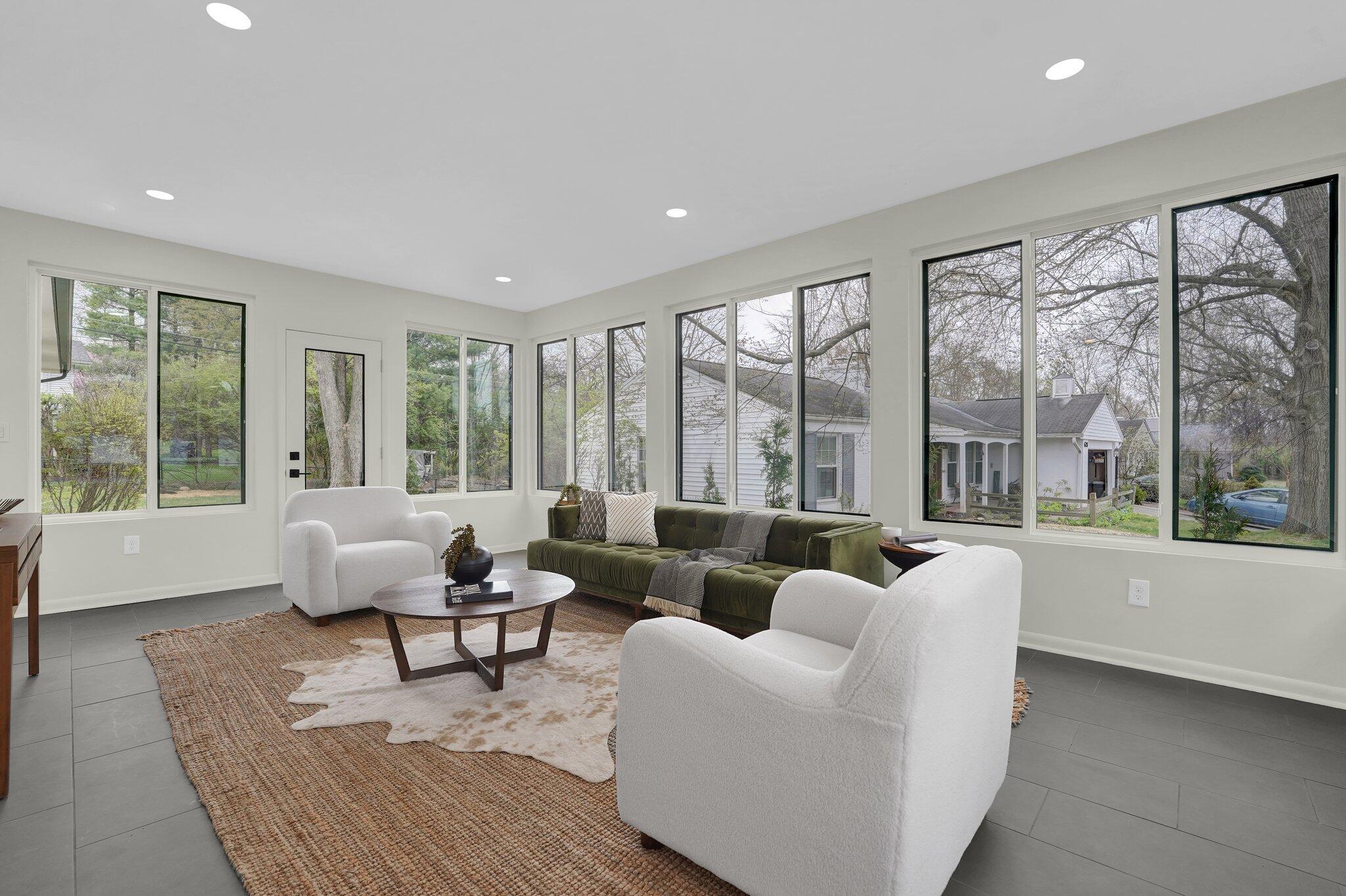 163 W New England Avenue