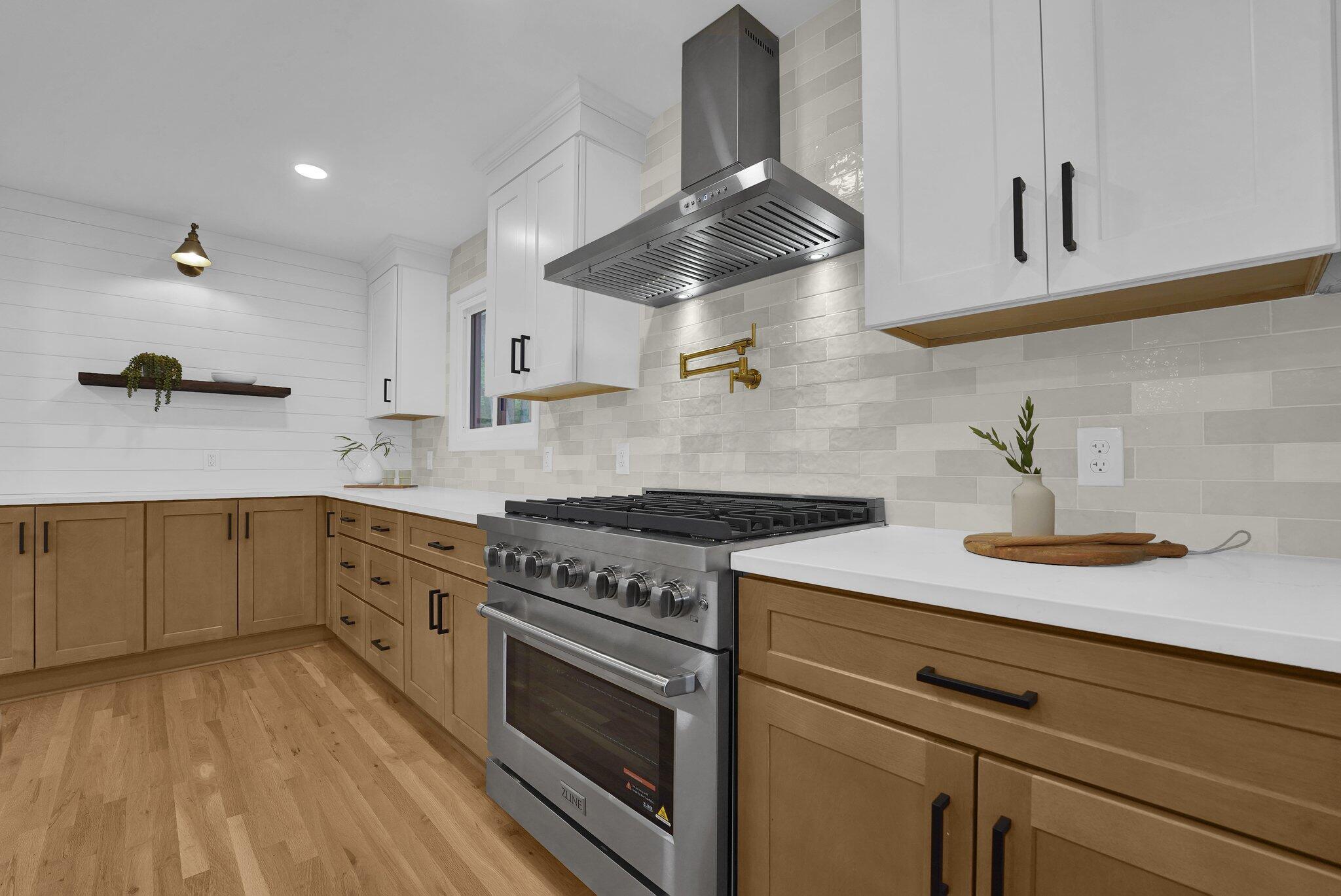 163 W New England Avenue