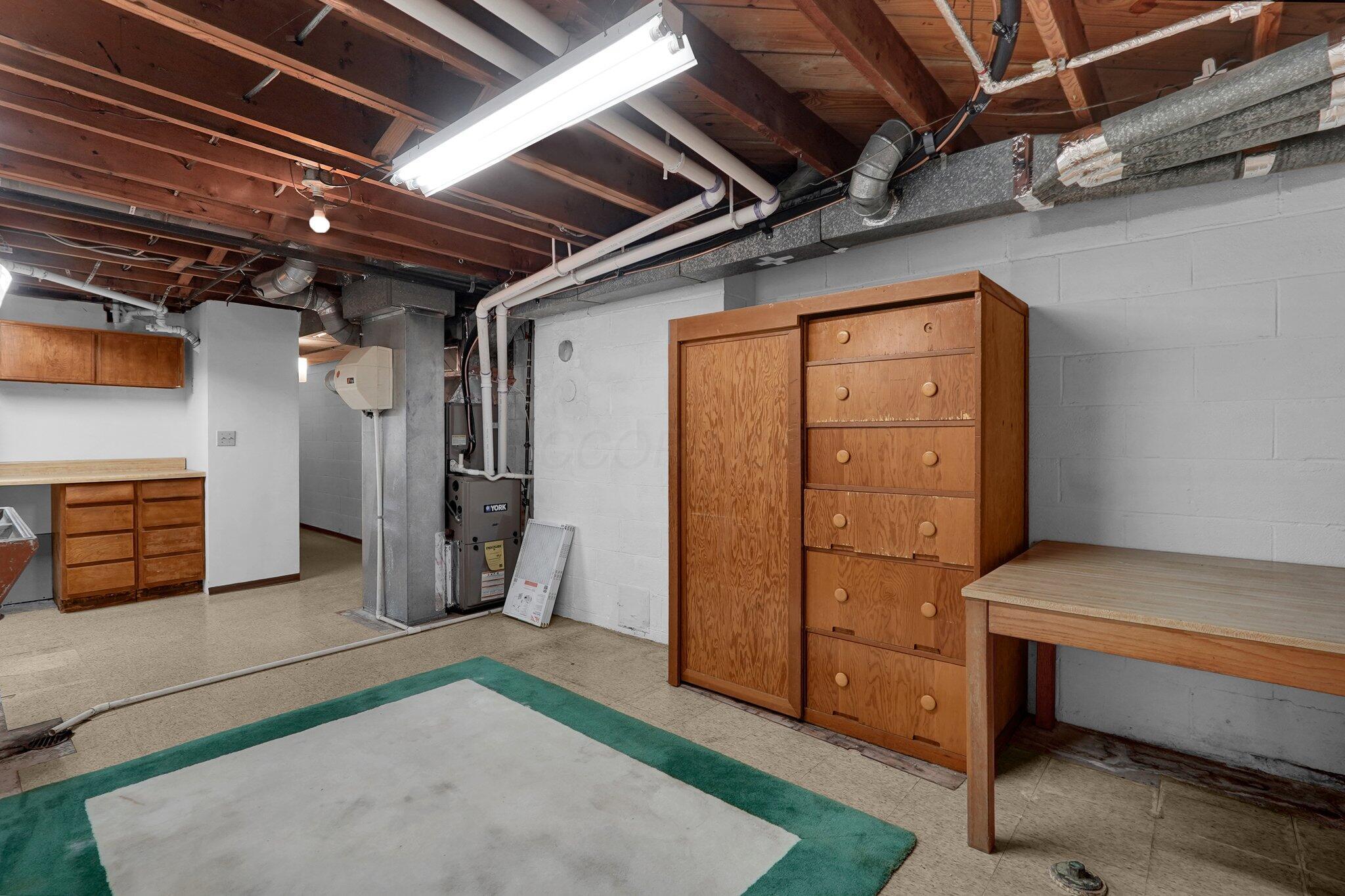 2413 Edgevale Road