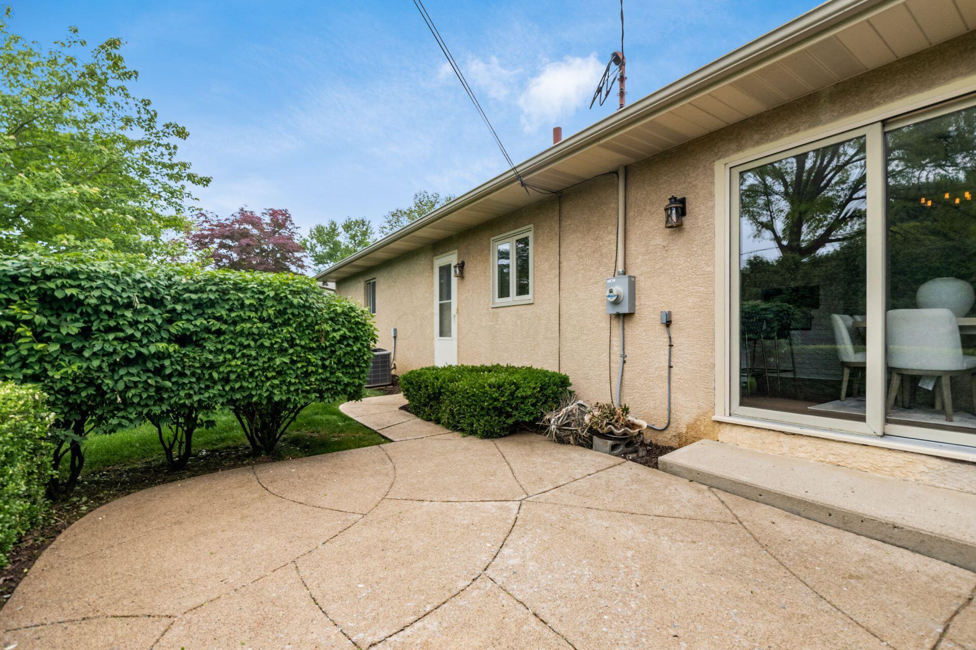 2105 Chardon Road