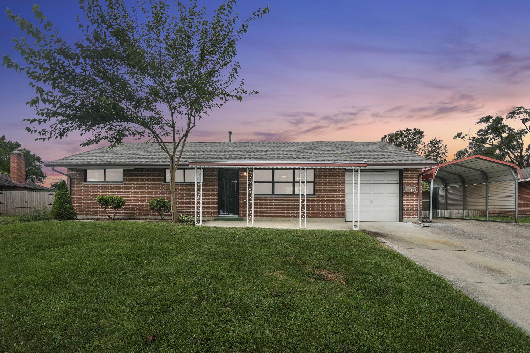 909 Stephen Drive W