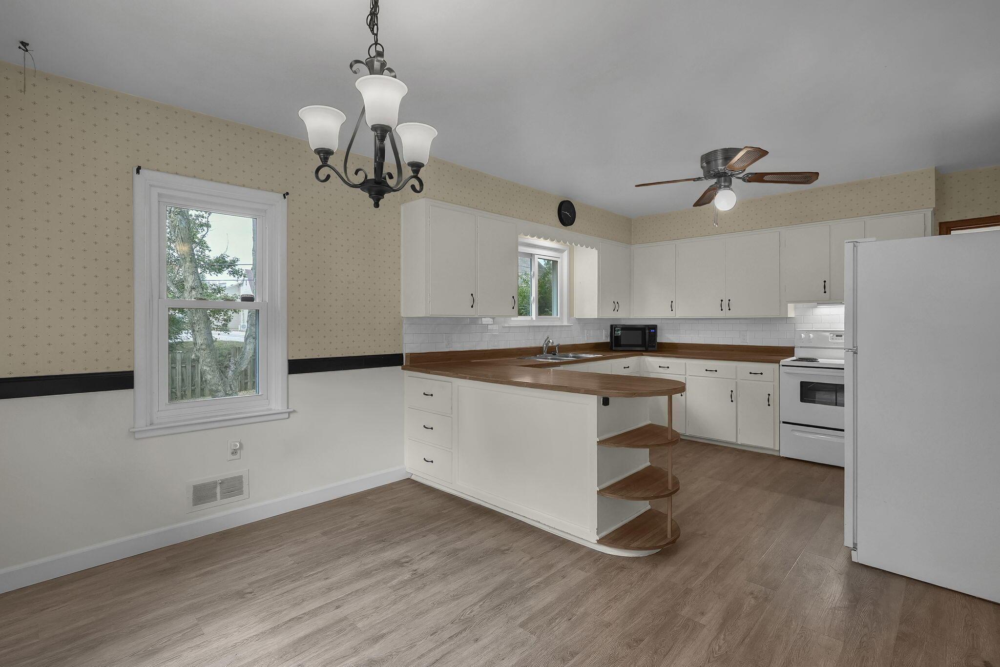 6105 Flora Villa Drive