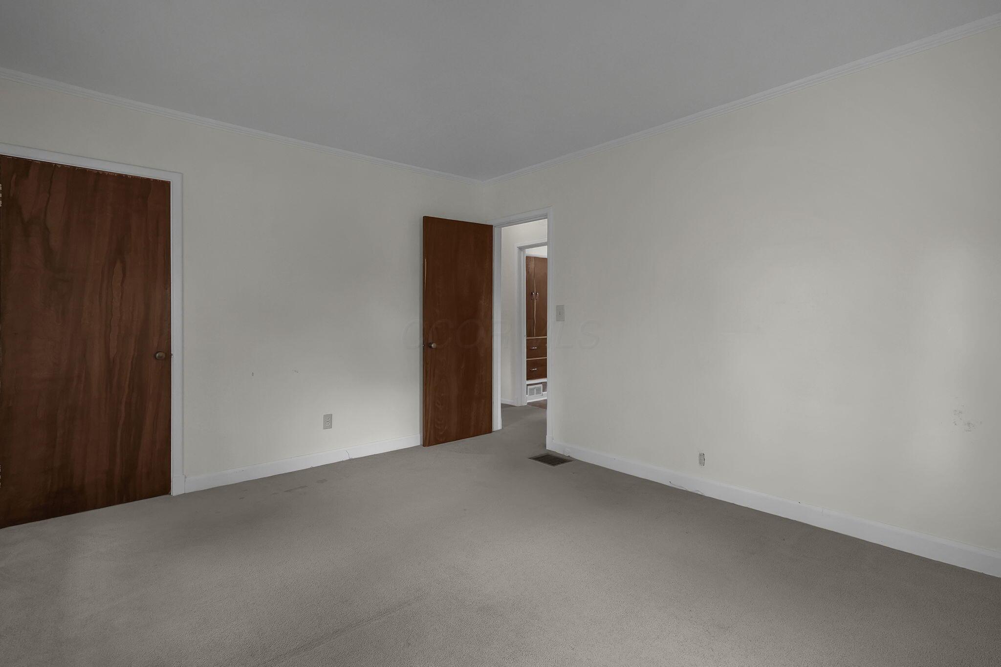 6105 Flora Villa Drive