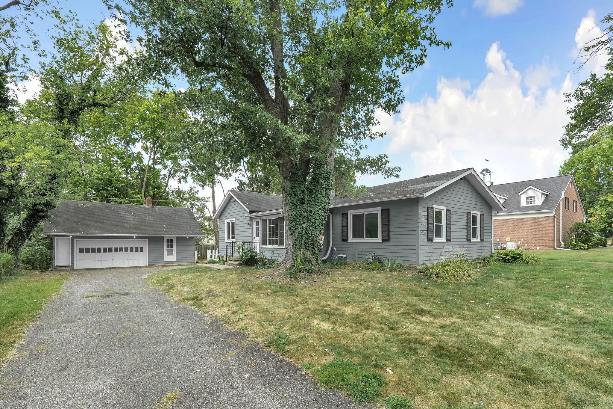 6105 Flora Villa Drive