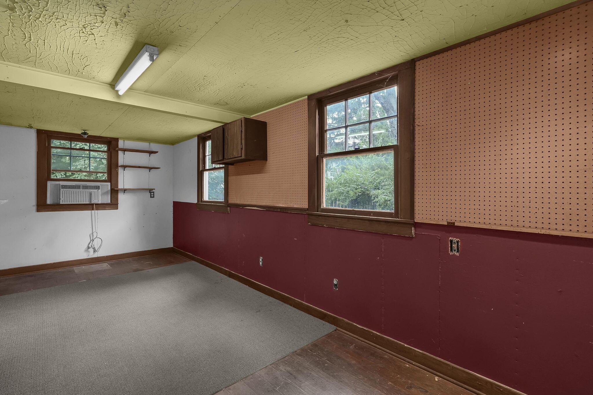 6105 Flora Villa Drive