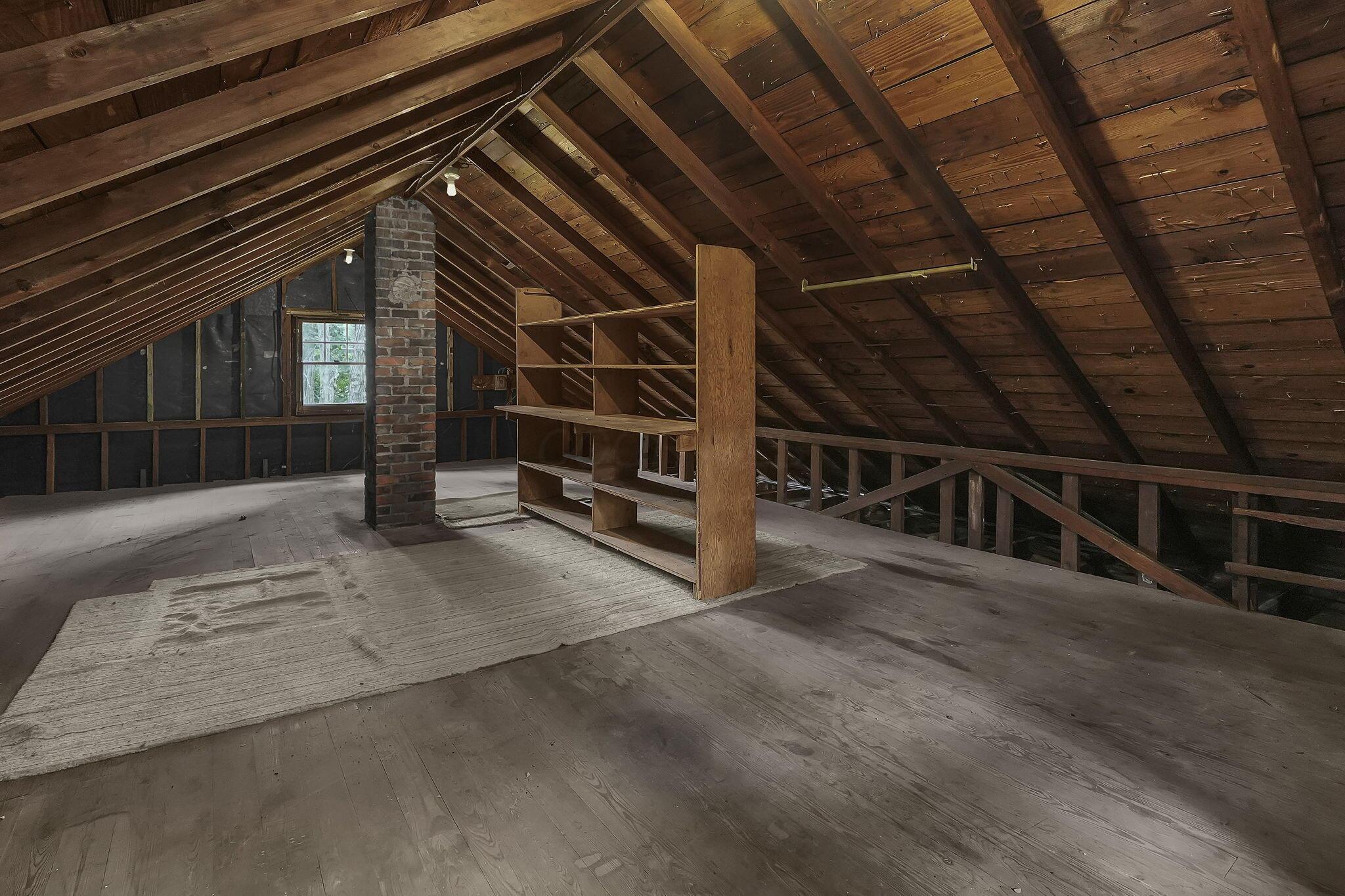 6105 Flora Villa Drive