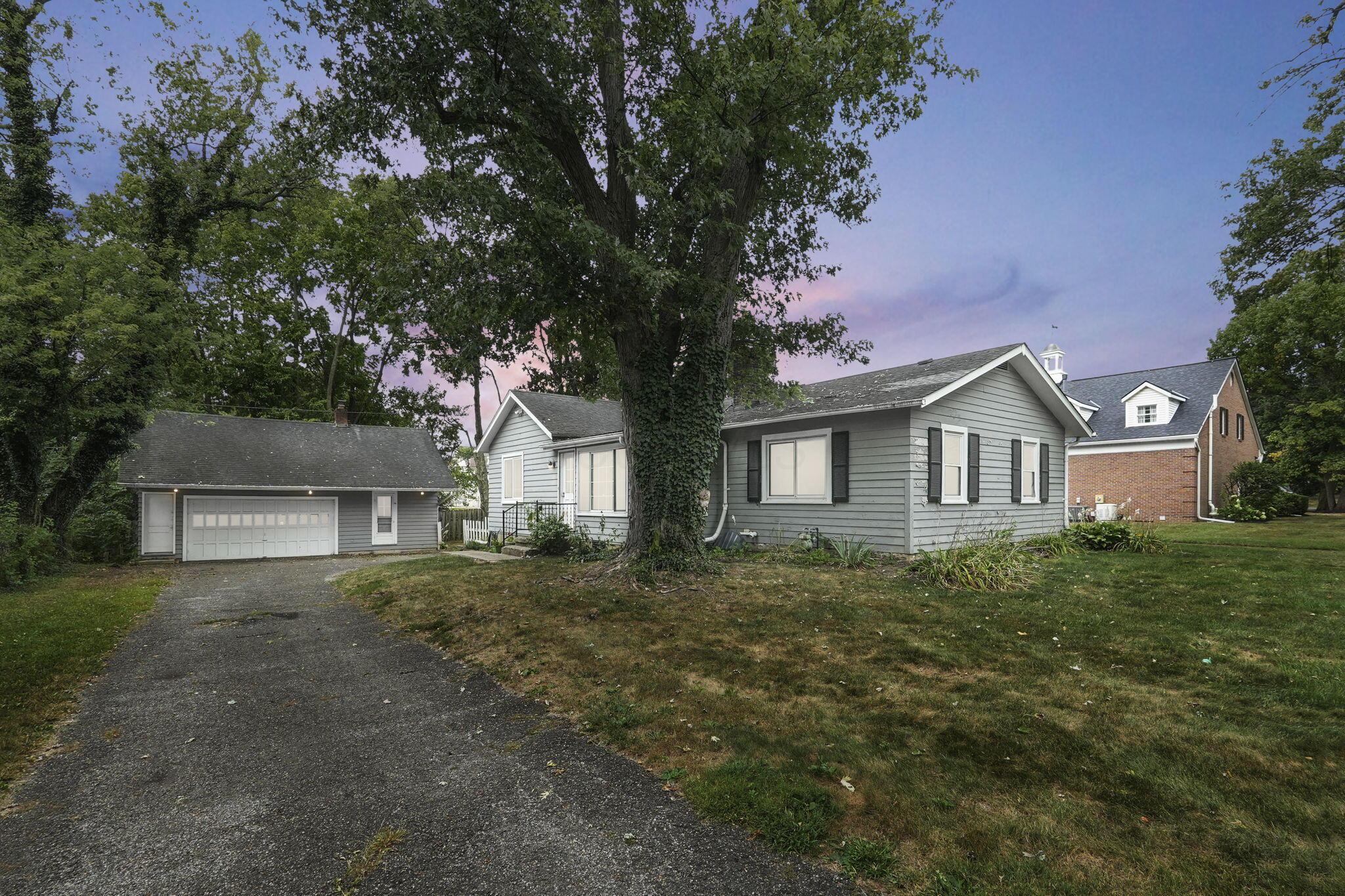 6105 Flora Villa Drive