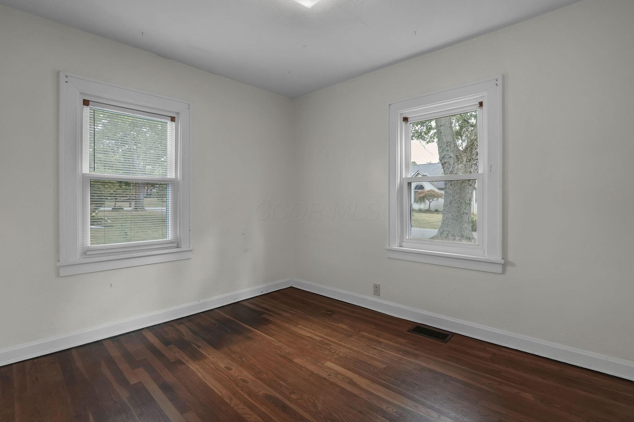 6105 Flora Villa Drive