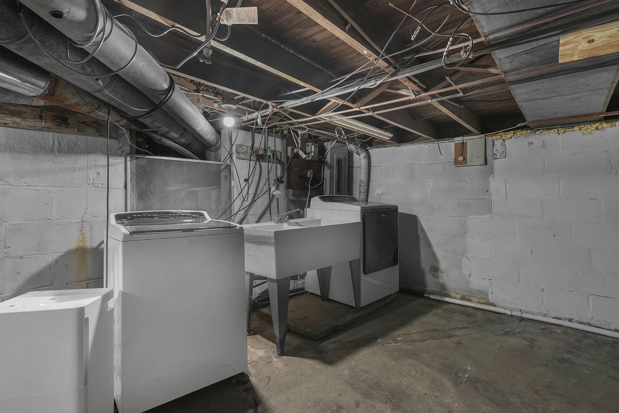 6105 Flora Villa Drive