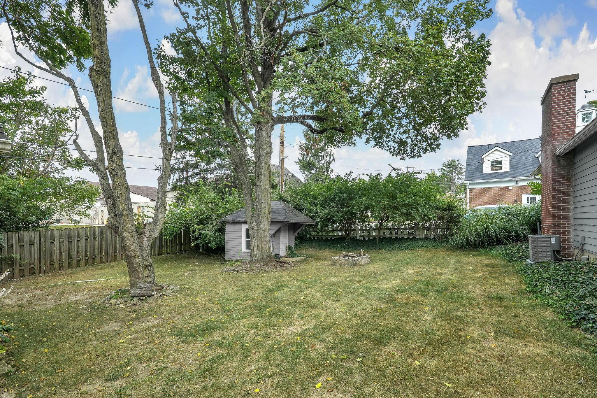 6105 Flora Villa Drive