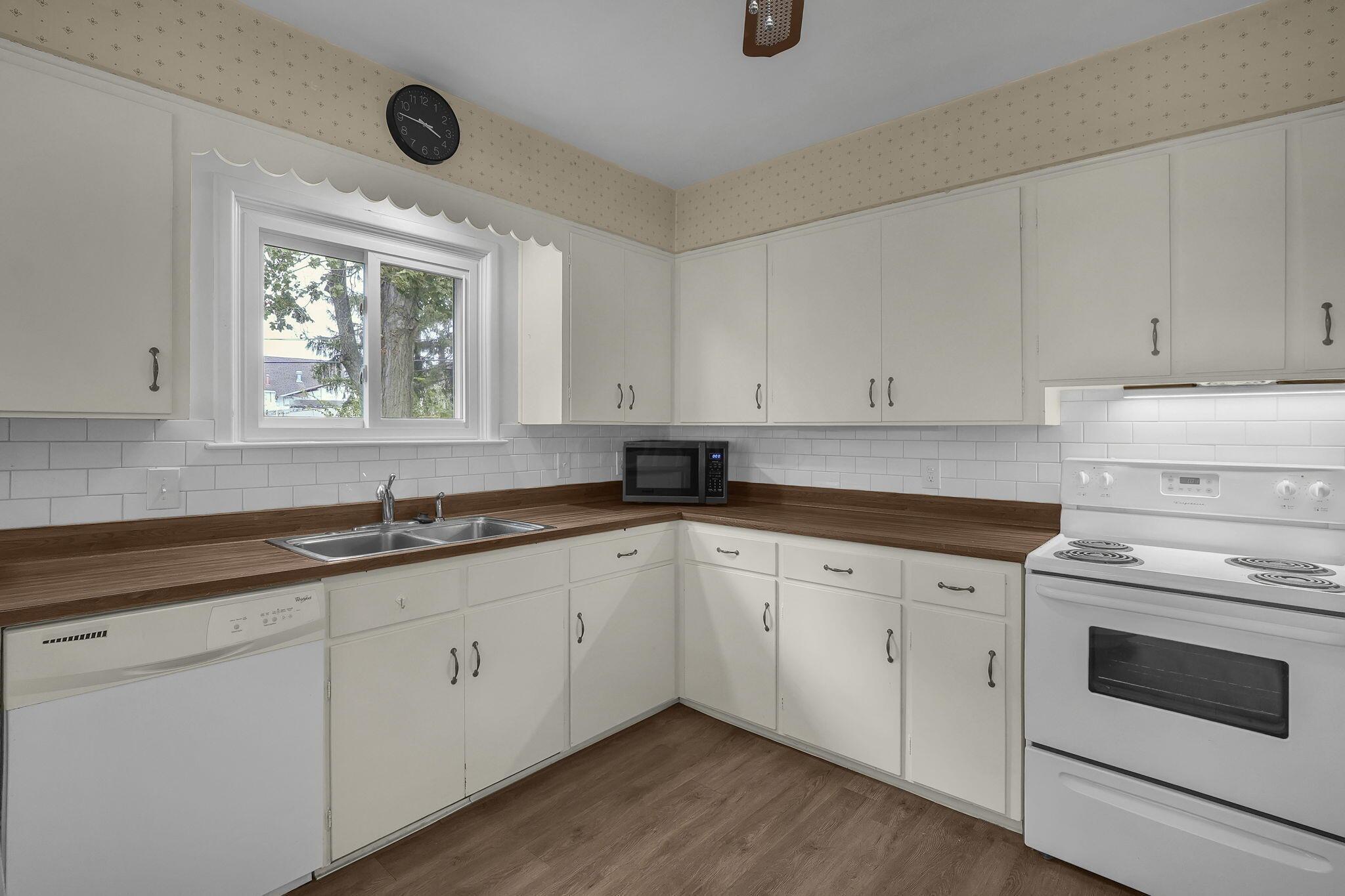6105 Flora Villa Drive